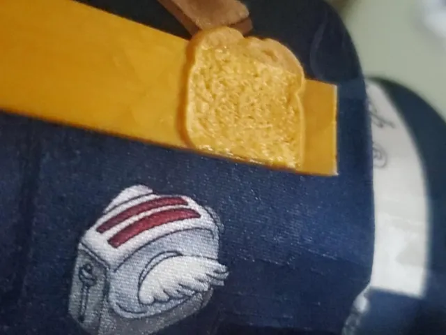 Flying toasters tie clip