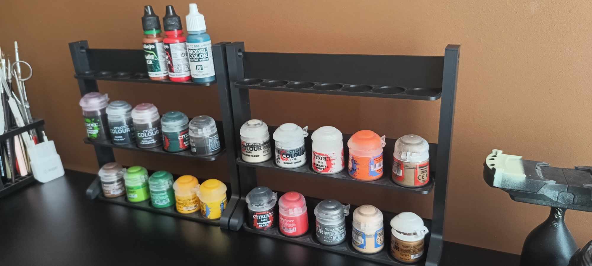 Citadel + Vallejo / Tamiya paint holder