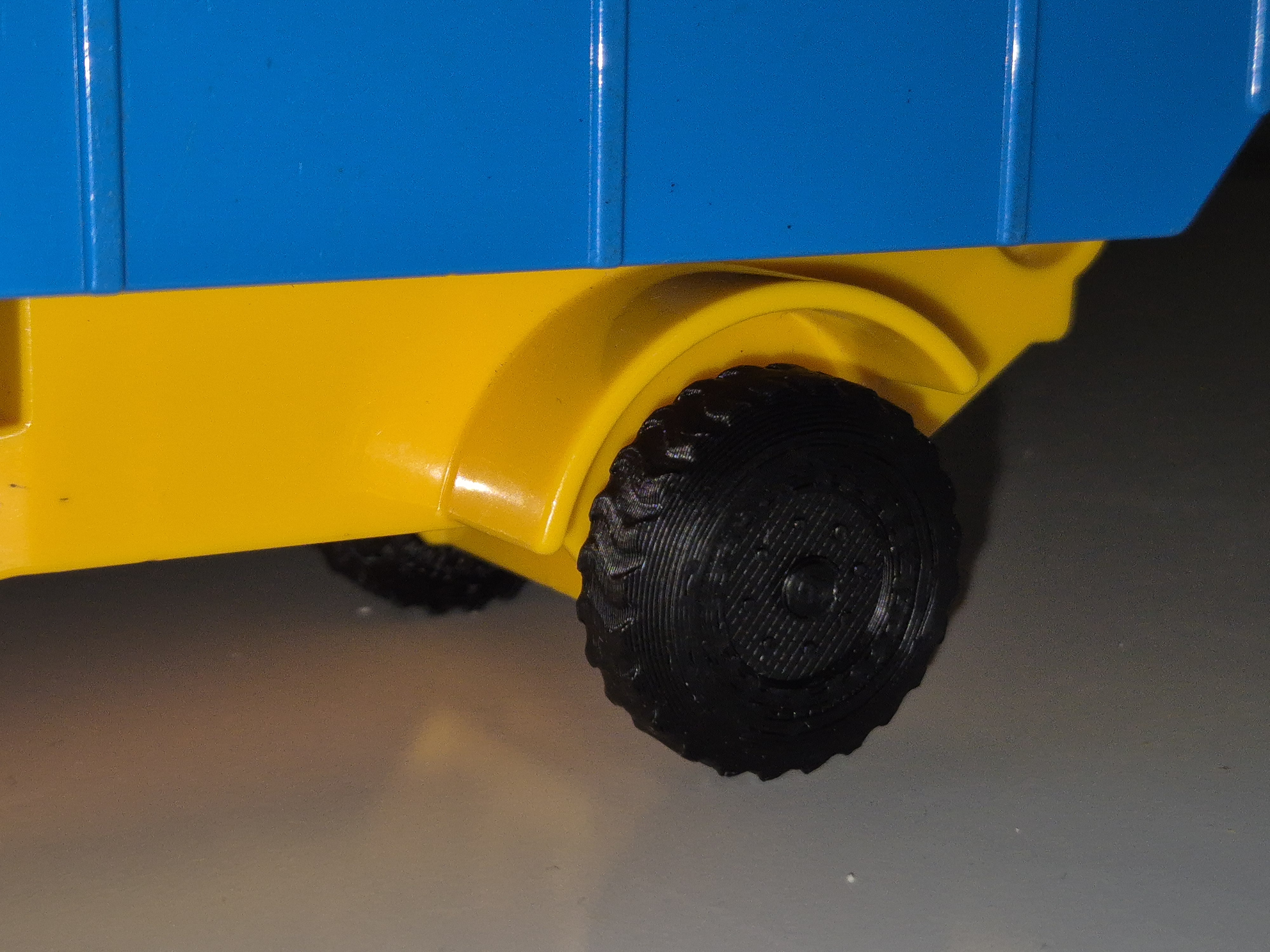Duplo wheel and axel — thumbnail 2