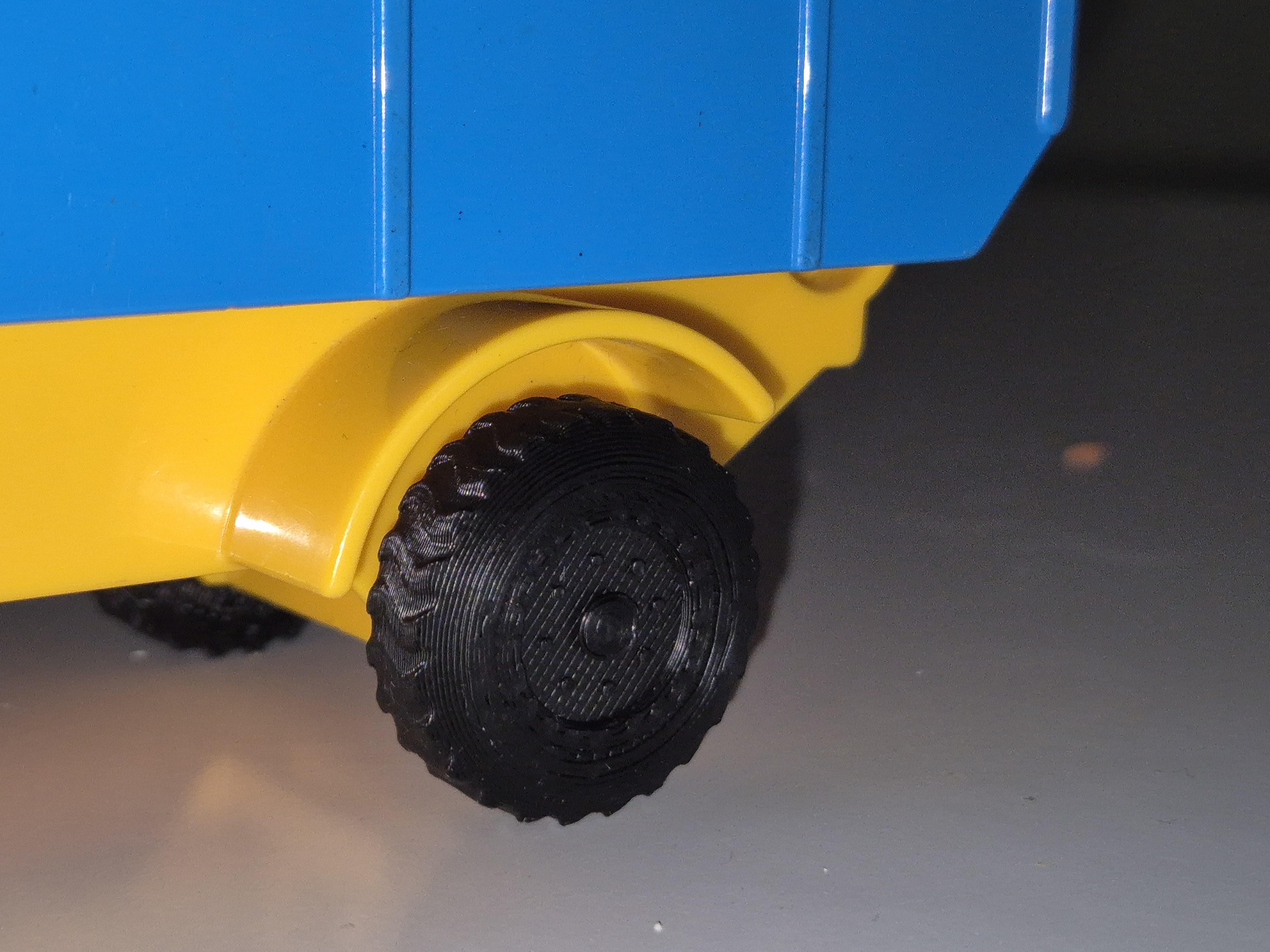 Duplo wheel and axel — thumbnail 3