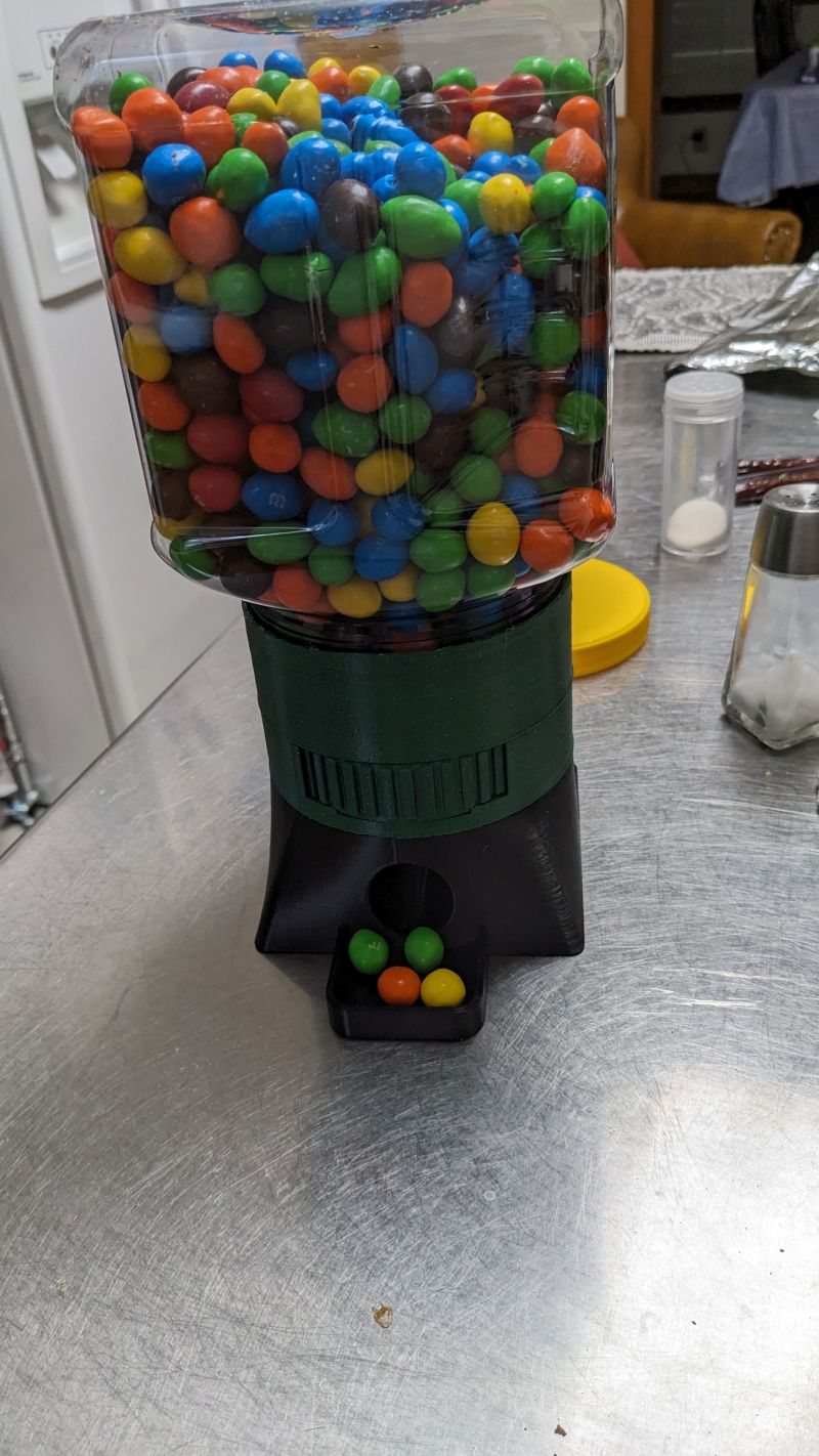 Miniatura 3 do modelo 3D M&M Candy Dispenser