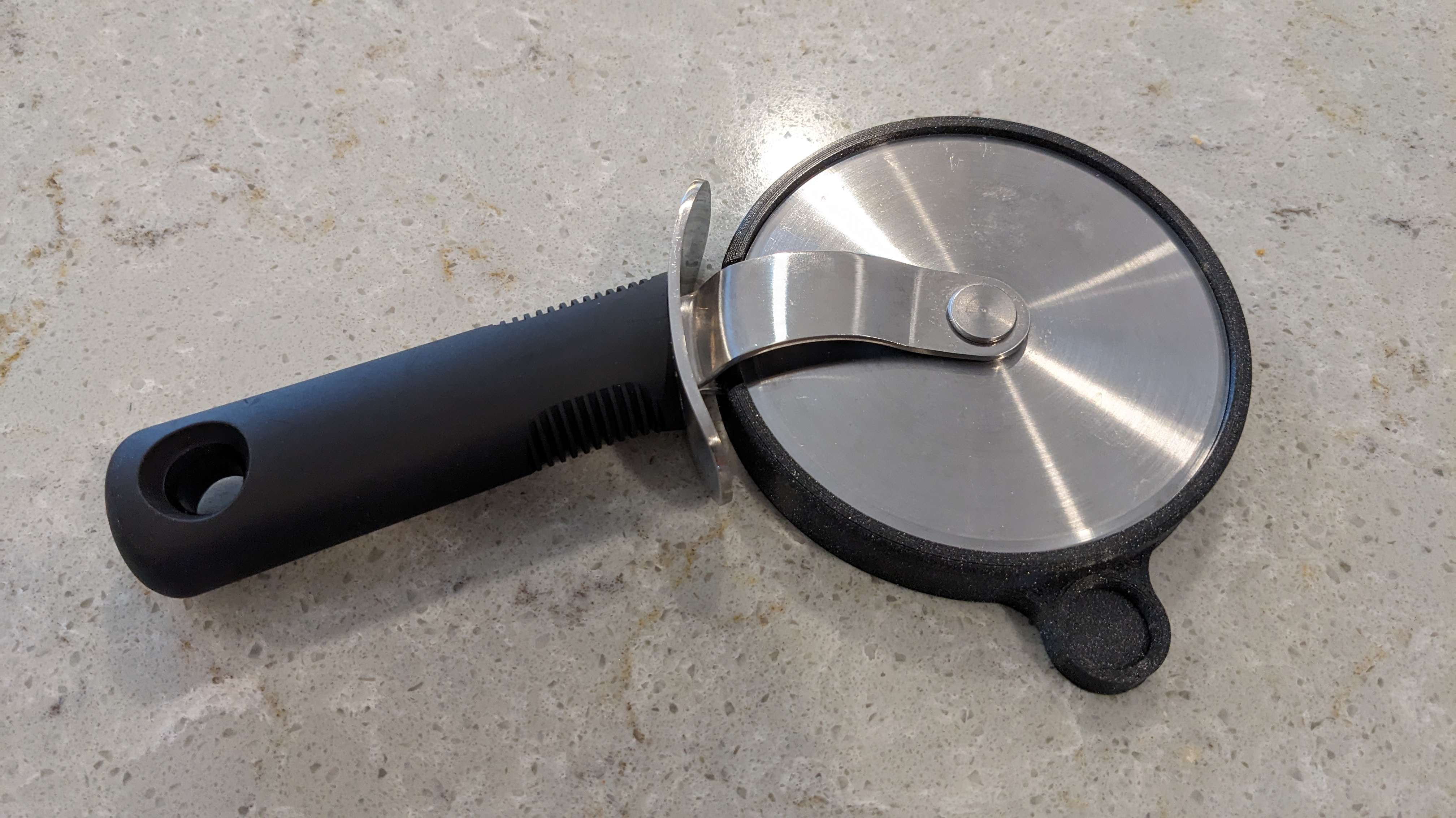 OXO 4" Magnetic Pizza Wheel Cutter Protector