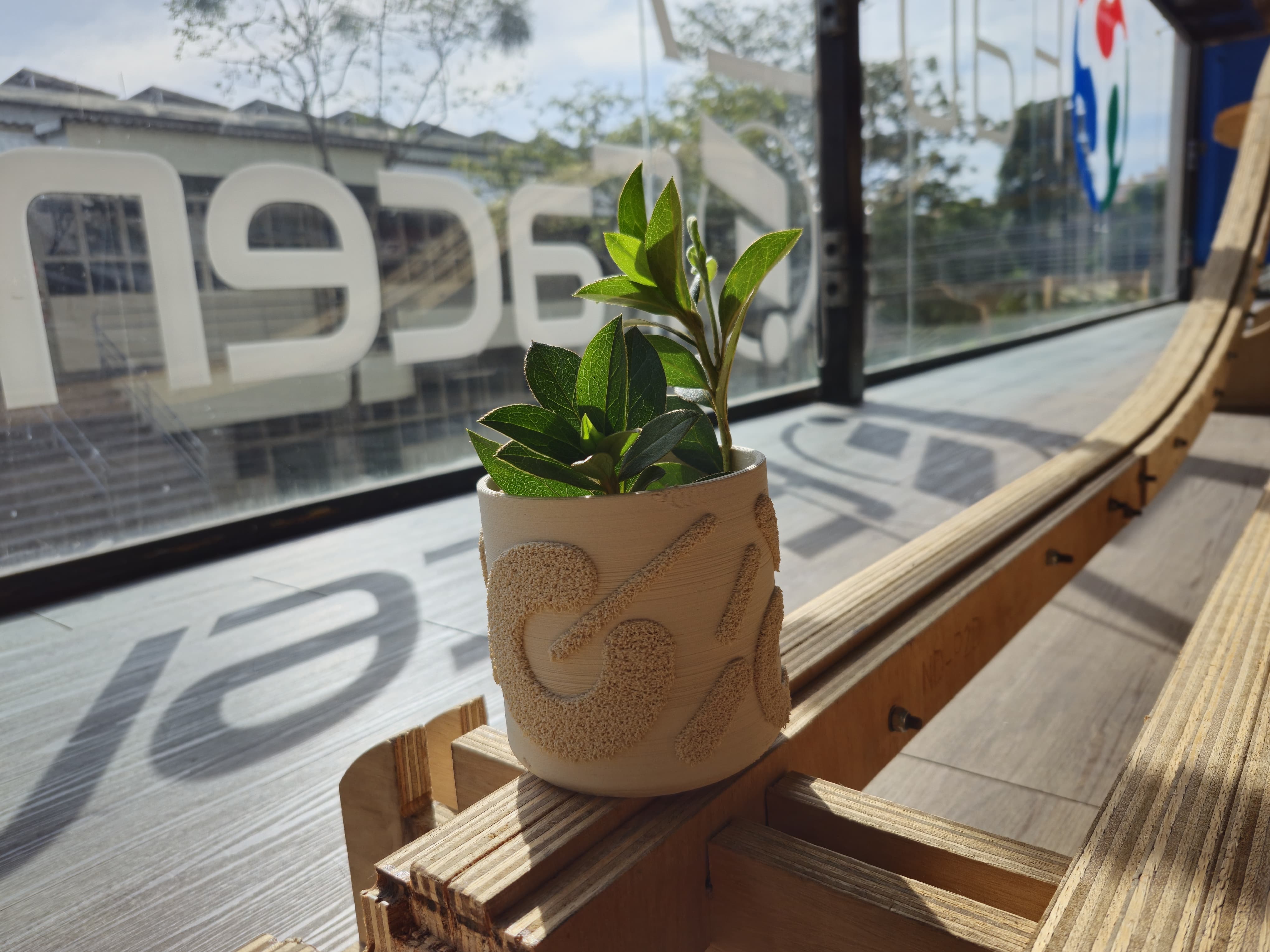 Miniatura 3 do modelo 3D Fuzzy pattern planter