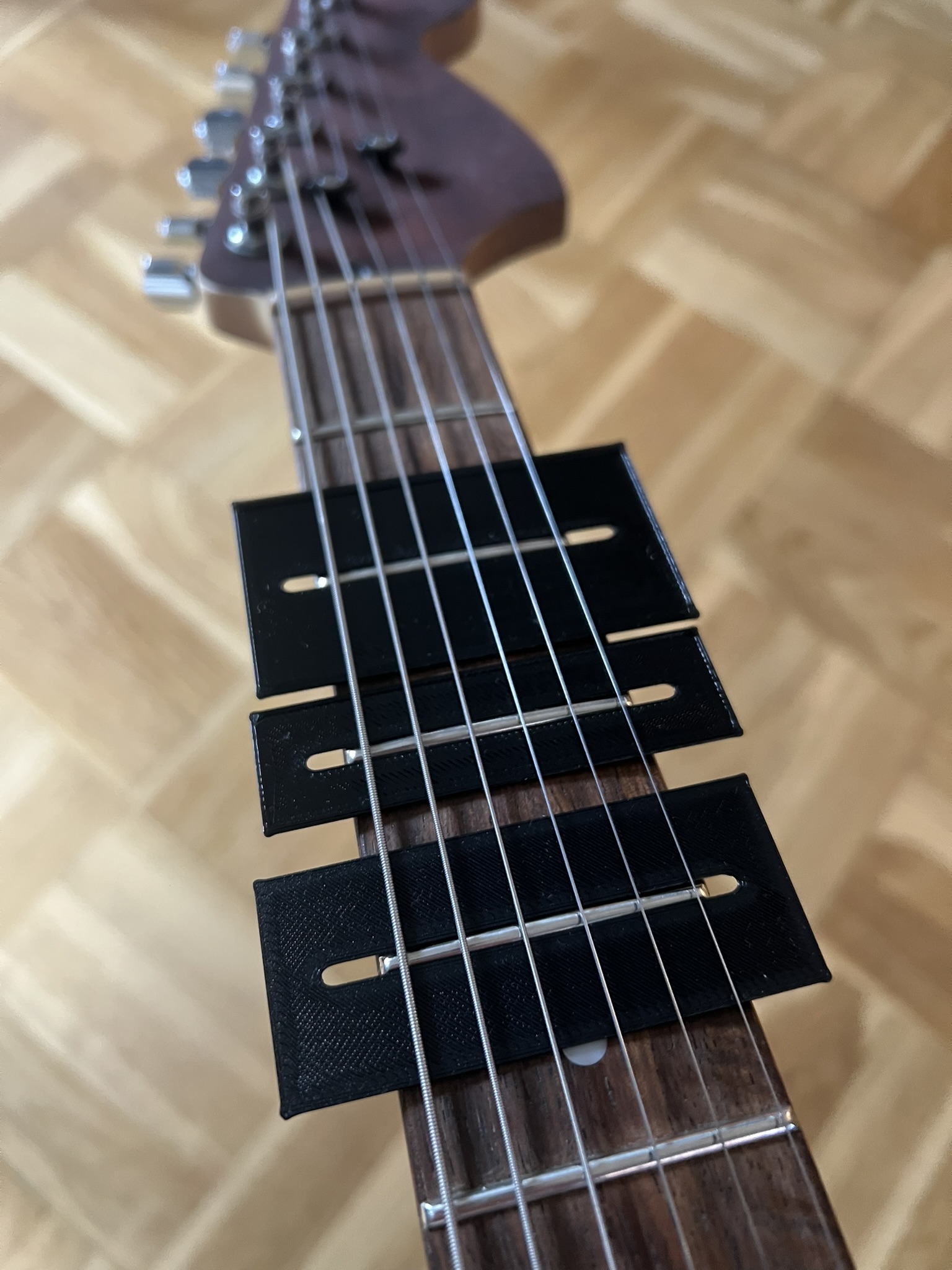 Polishing rig for guitar frets - stratocaster/telecaster standard width