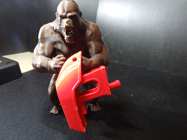 Gorilla standing up — thumbnail 8
