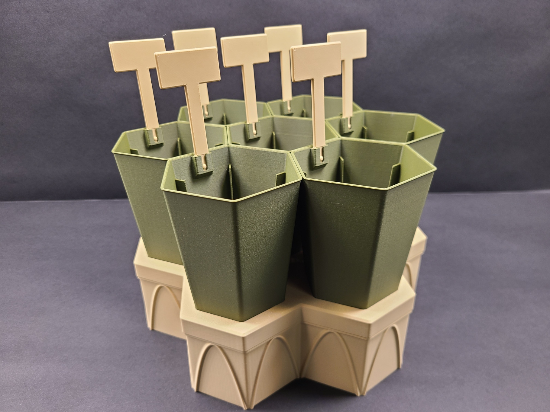 Miniatura 3 do modelo 3D Hexagonal Seed Starter