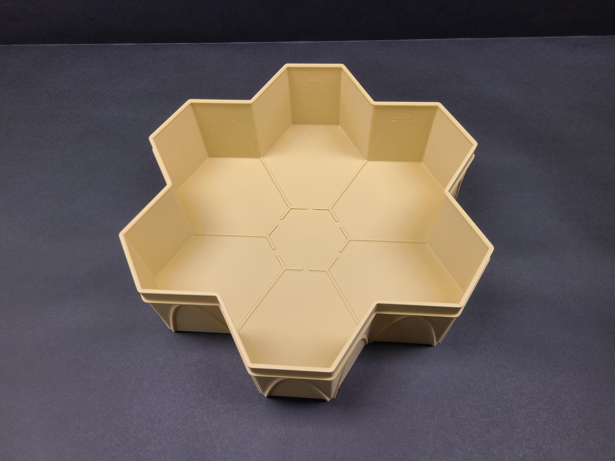 Miniatura 6 do modelo 3D Hexagonal Seed Starter