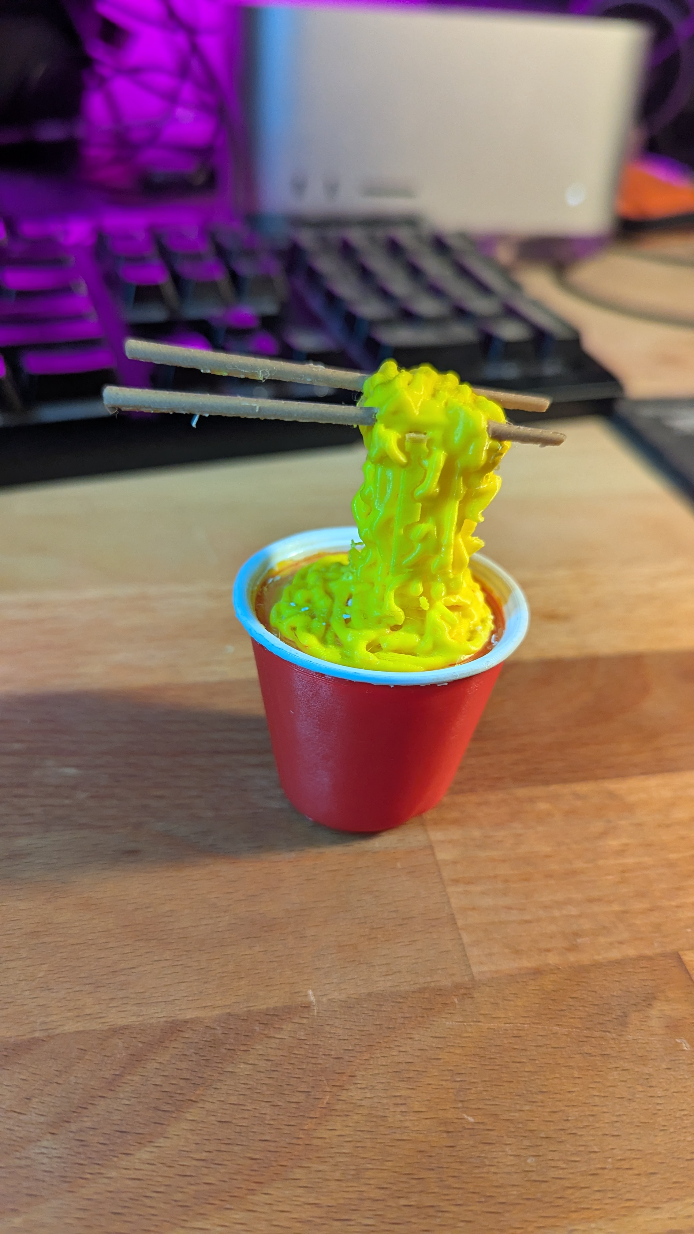 Noodles Chopstick Hover — miniatura 4