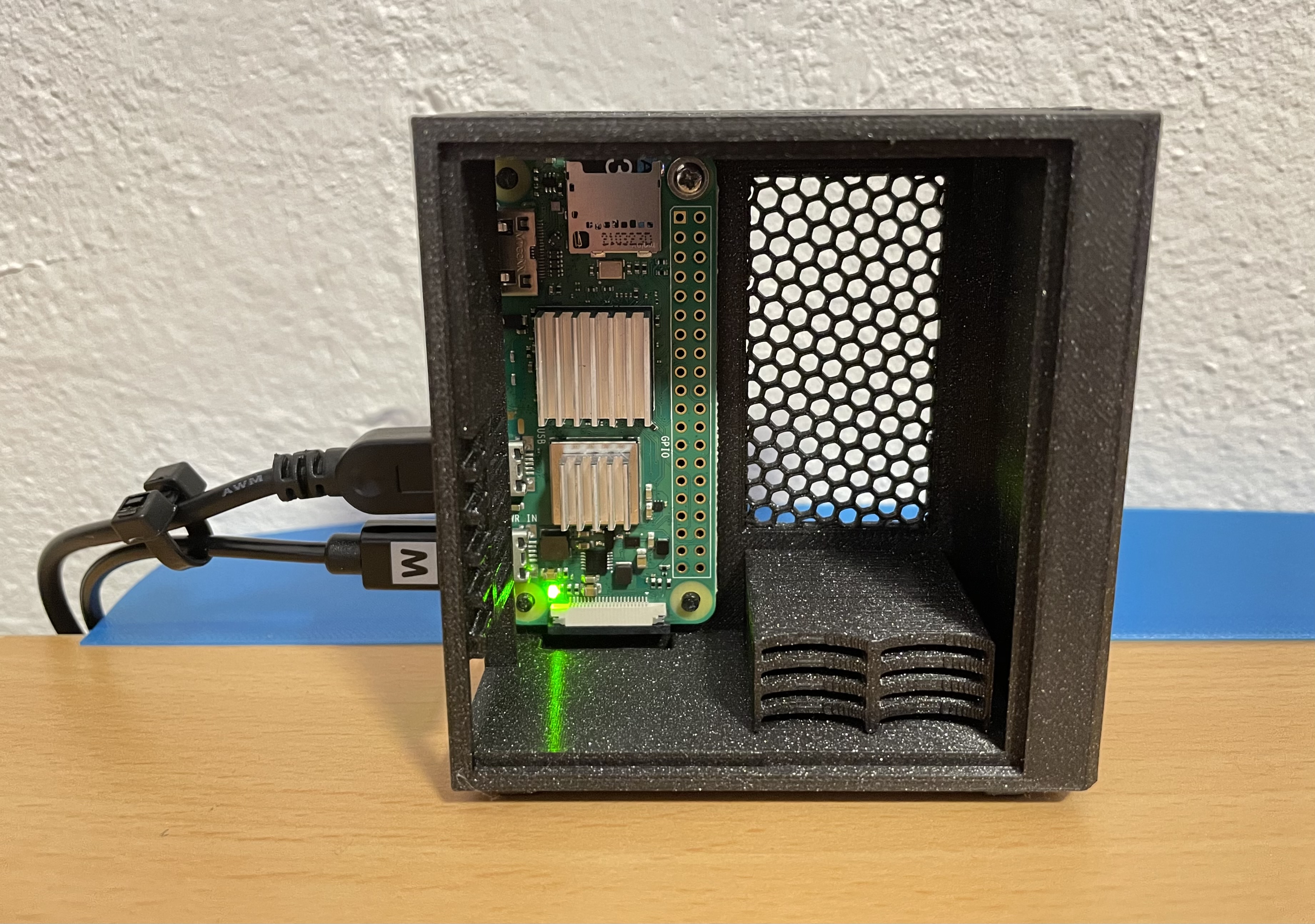 Print-flat-and-fold case for Raspberry Pi Zero 2 W by Kyle, Download free  STL model