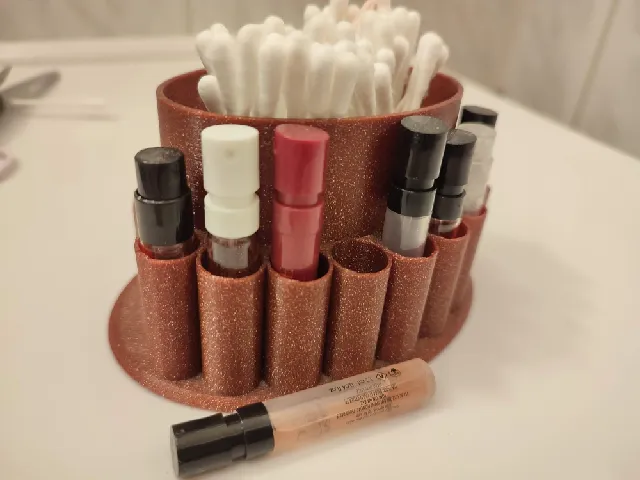 Parfumproben und Q-Tip Dose