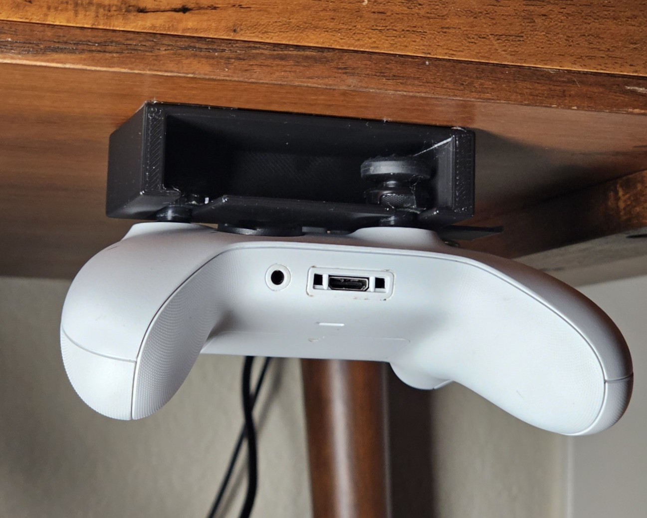 Under-Desk Xbox Series X/S Controller Hanger/Holder (compatible with KontrolFreeks Thumbsticks)