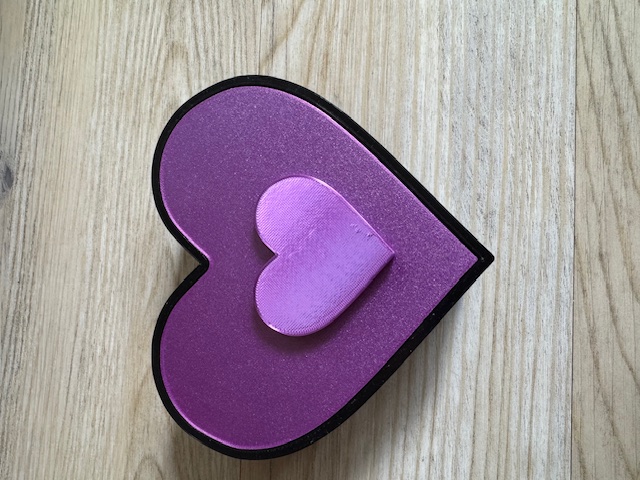 Secret Valentines Day Heart Love Box (opens with magnetic small heart on top) /Liebe "Box" für Gutscheine, Schmuck
