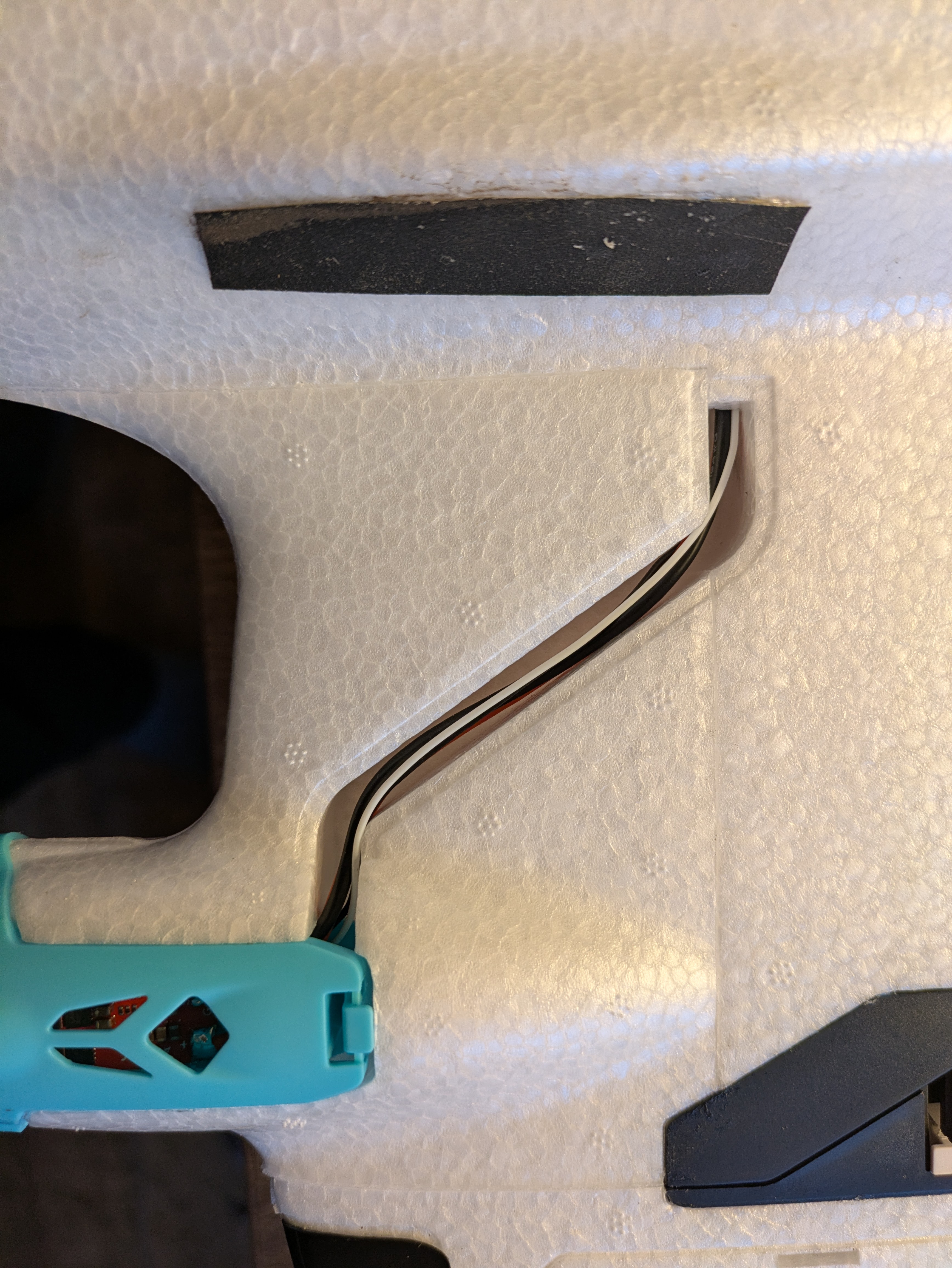 AtomRC Penguin motorwires cover