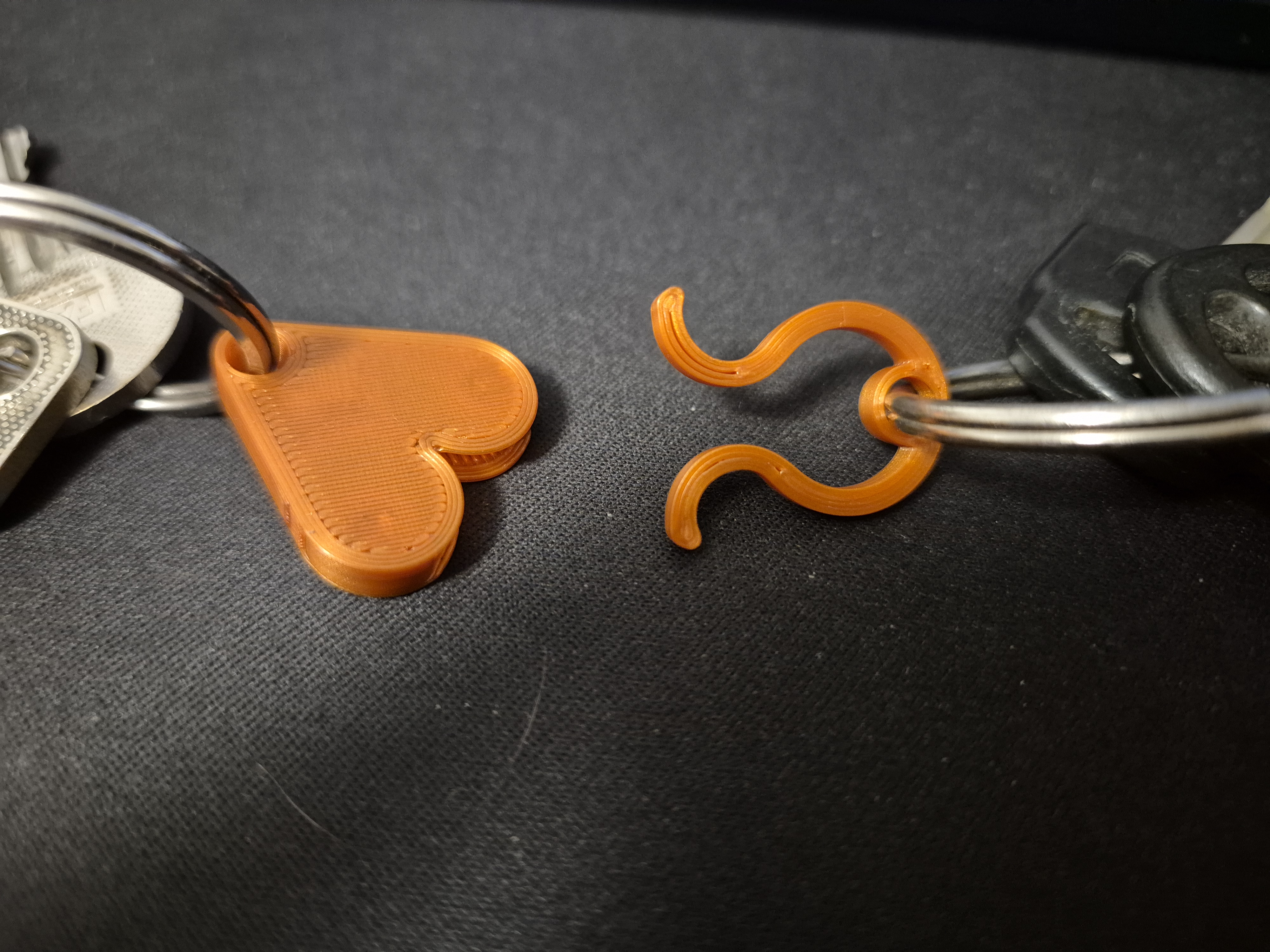 Miniatura 2 do modelo 3D Key Ring Heart Lock