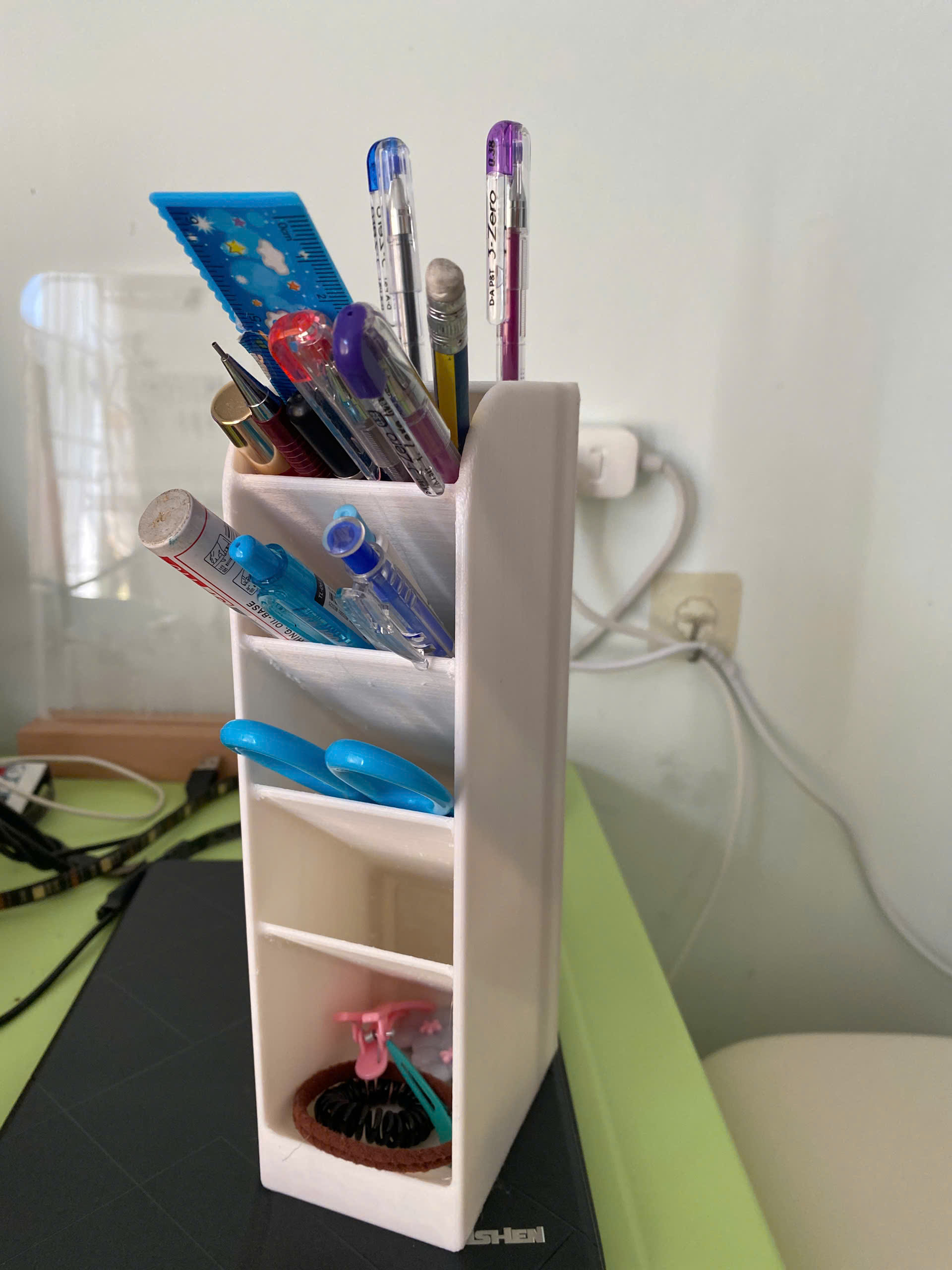 Vertical Pen Holder