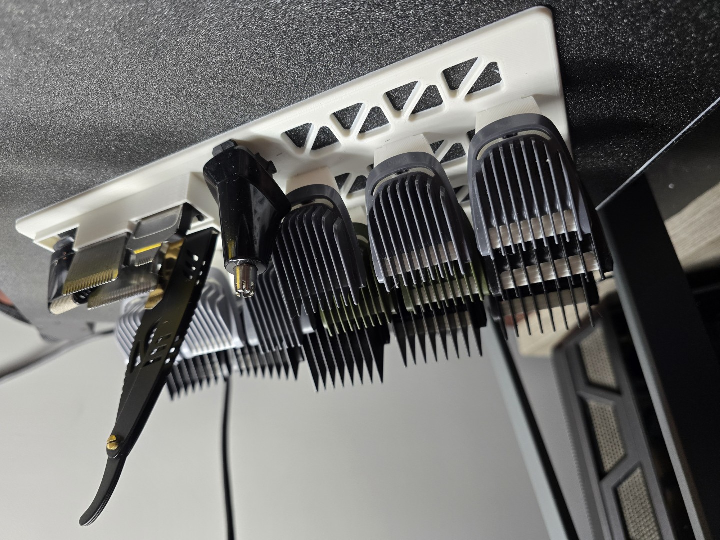 Beard Trimmer Stand / Organizer for Phillips Multigroom 7000