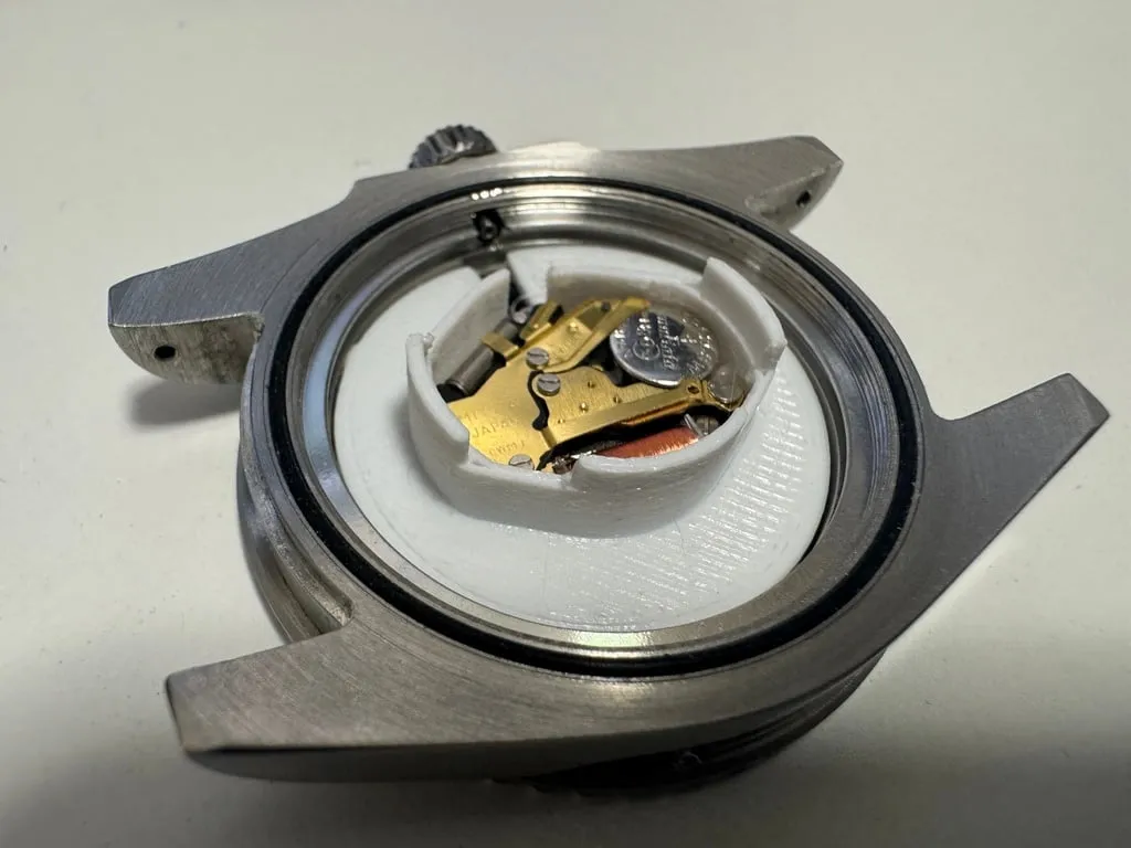 ミヨタクォーツムーブメントin NH35 ケース MOD Miyota 2035 quartz movement holder for Seiko NH34 NH35 NH36 NH38