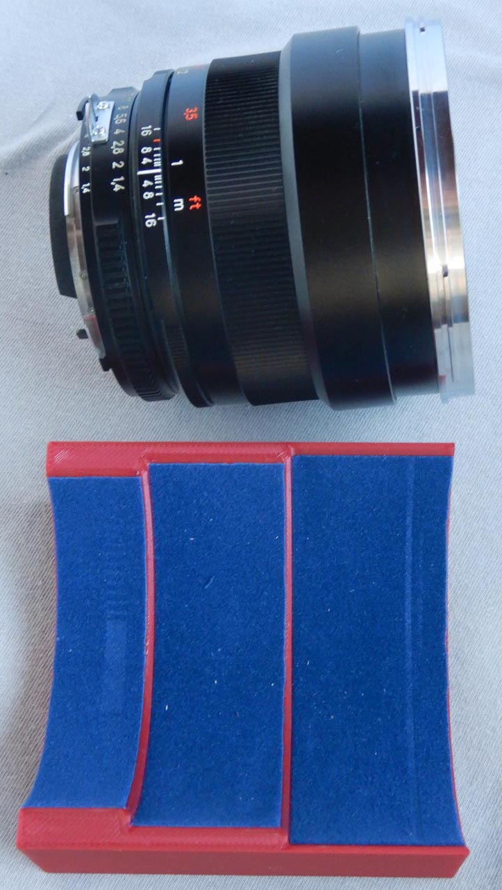 Zeiss 85mm f 4 mit Nikon Bajonett Ablageschale. Storage tray for Zeiss 85mm f 4 with Nikon bayonet. — thumbnail 2