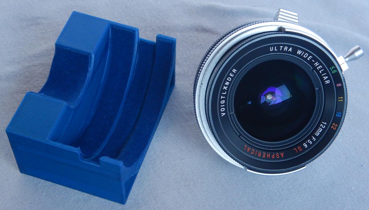 Voigtländer 12mm & 15mm Ablage Nikon Anschluß; Storage tray for Voigtländer 12mm & 15mm ultra wide angle for Nikon F and Nikon rangefinder.