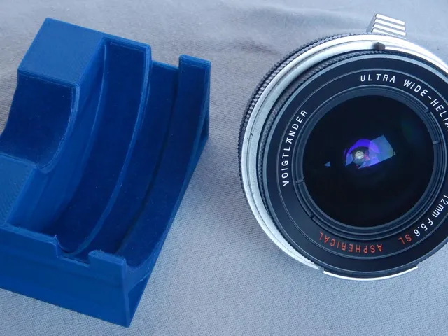 Voigtländer 12mm & 15mm Ablage Nikon Anschluß; Storage tray for Voigtländer 12mm & 15mm ultra wide angle for Nikon F and Nikon rangefinder.