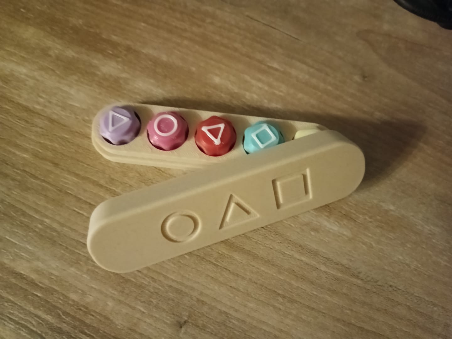 Box for gonggi