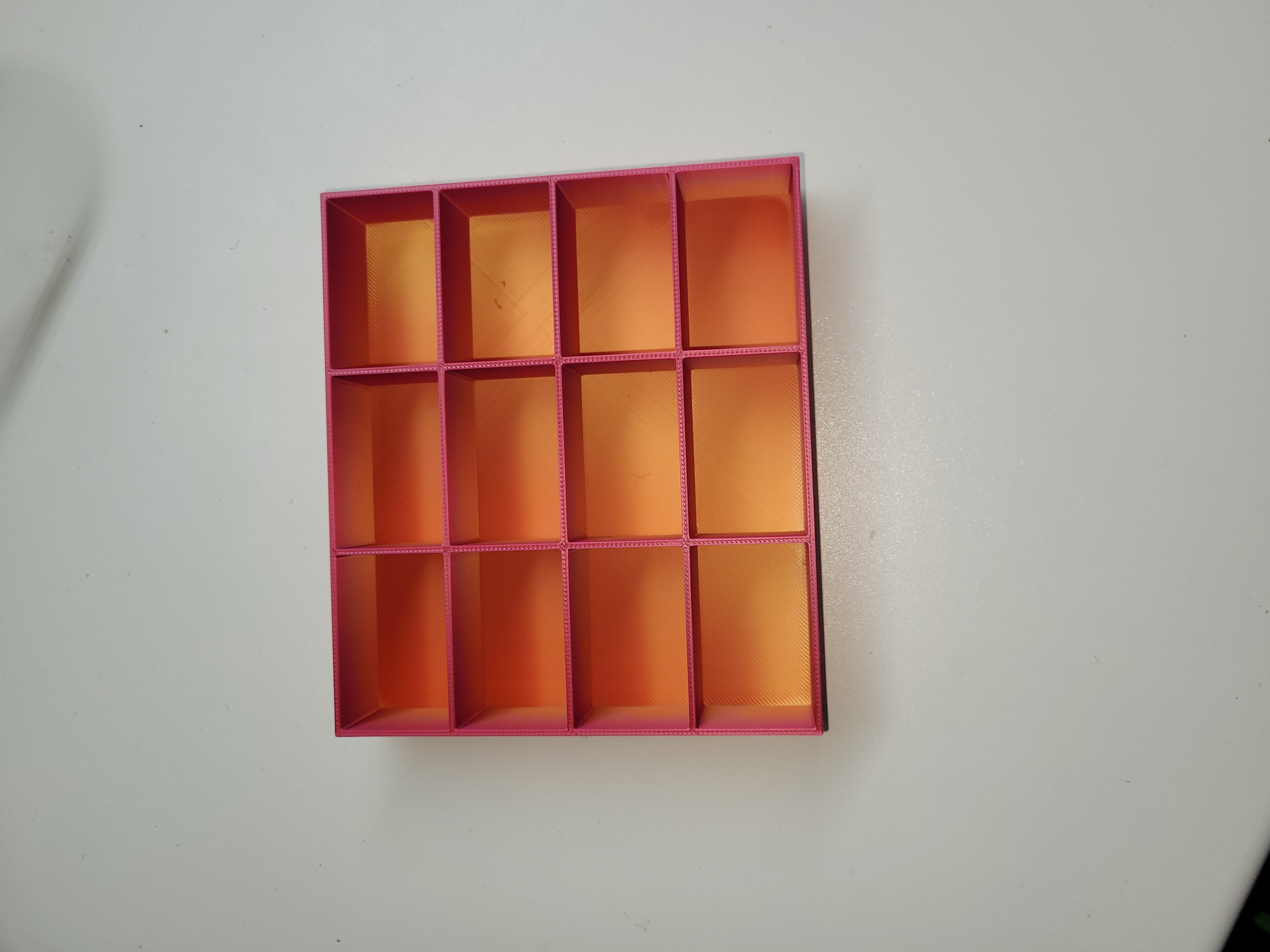 Miniatura 2 do modelo 3D Box with compartments