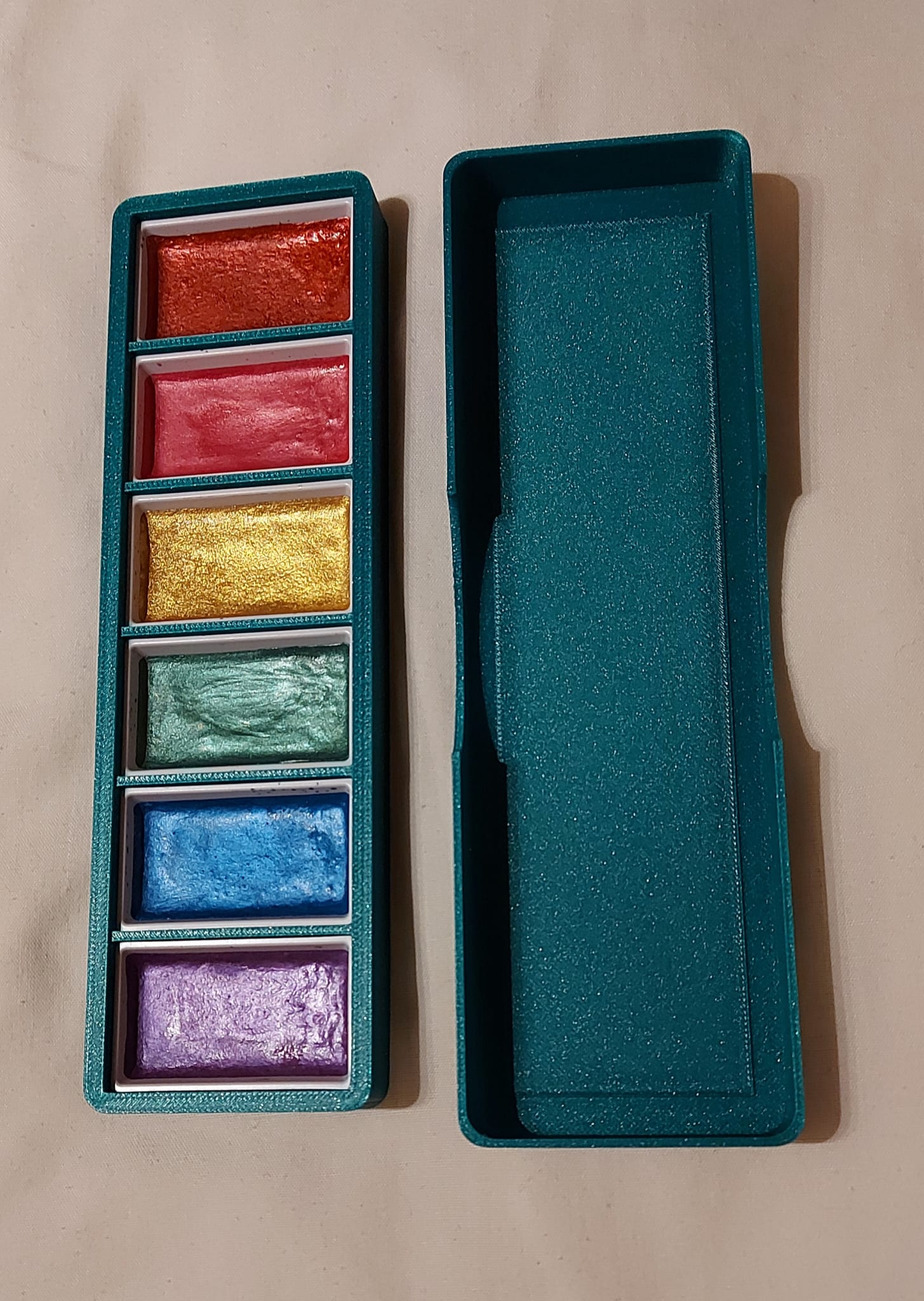 Kuretake Gansai Tambi water colour pan palette box