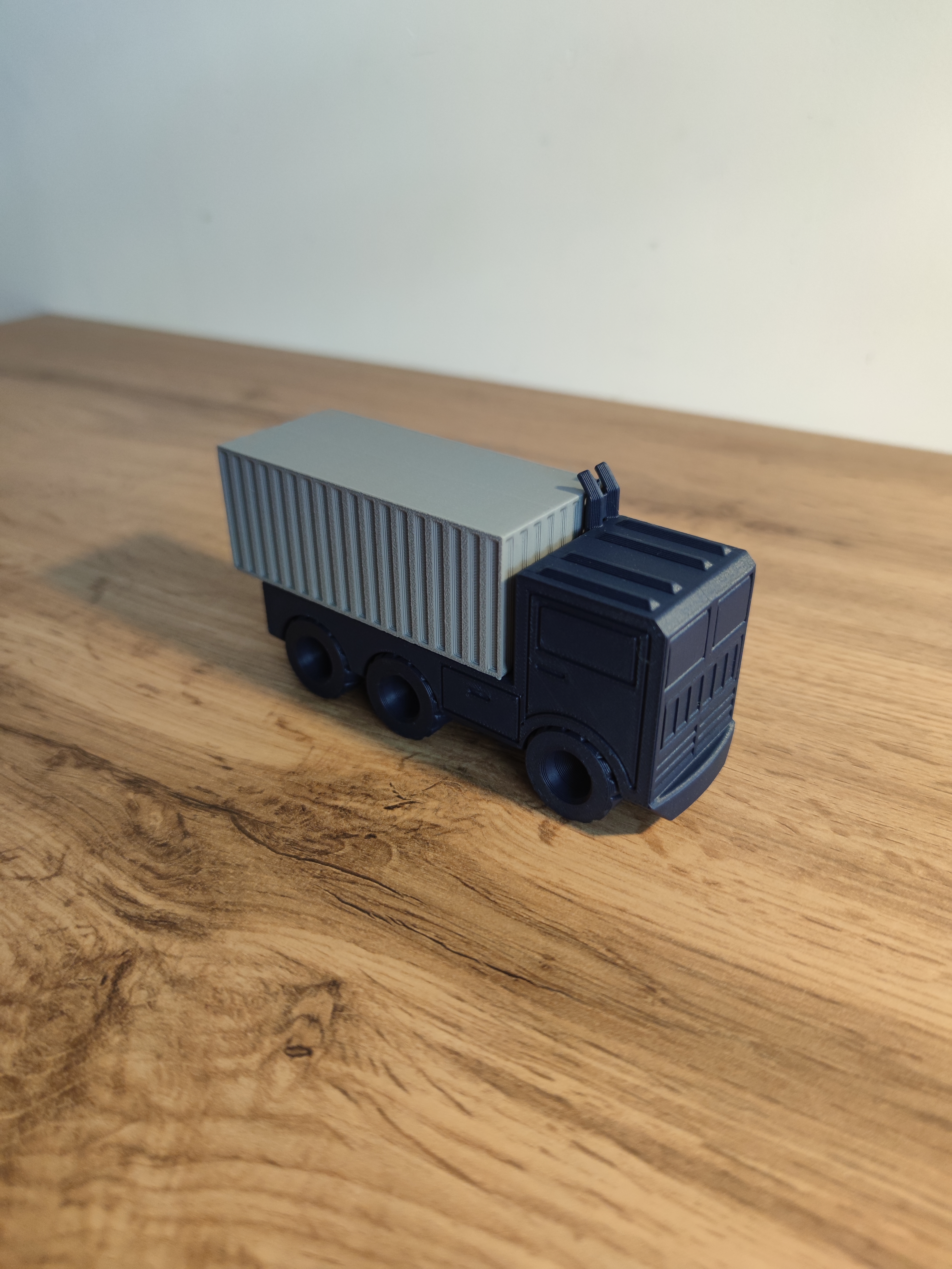 Print in place Truck with container
