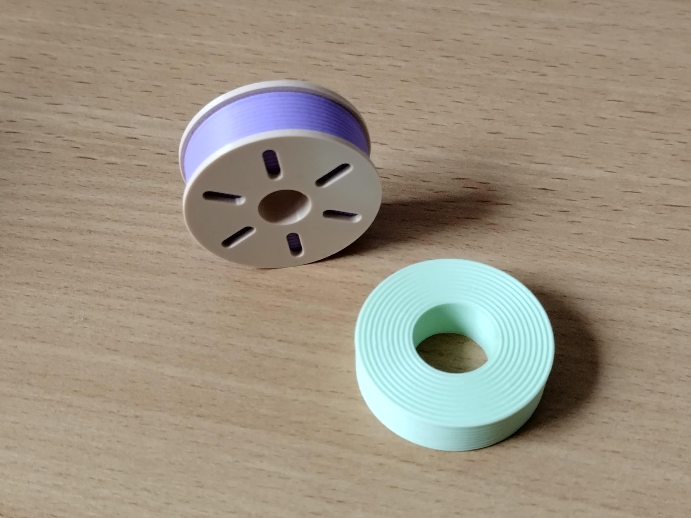 Mini filament spool with replaceable filament