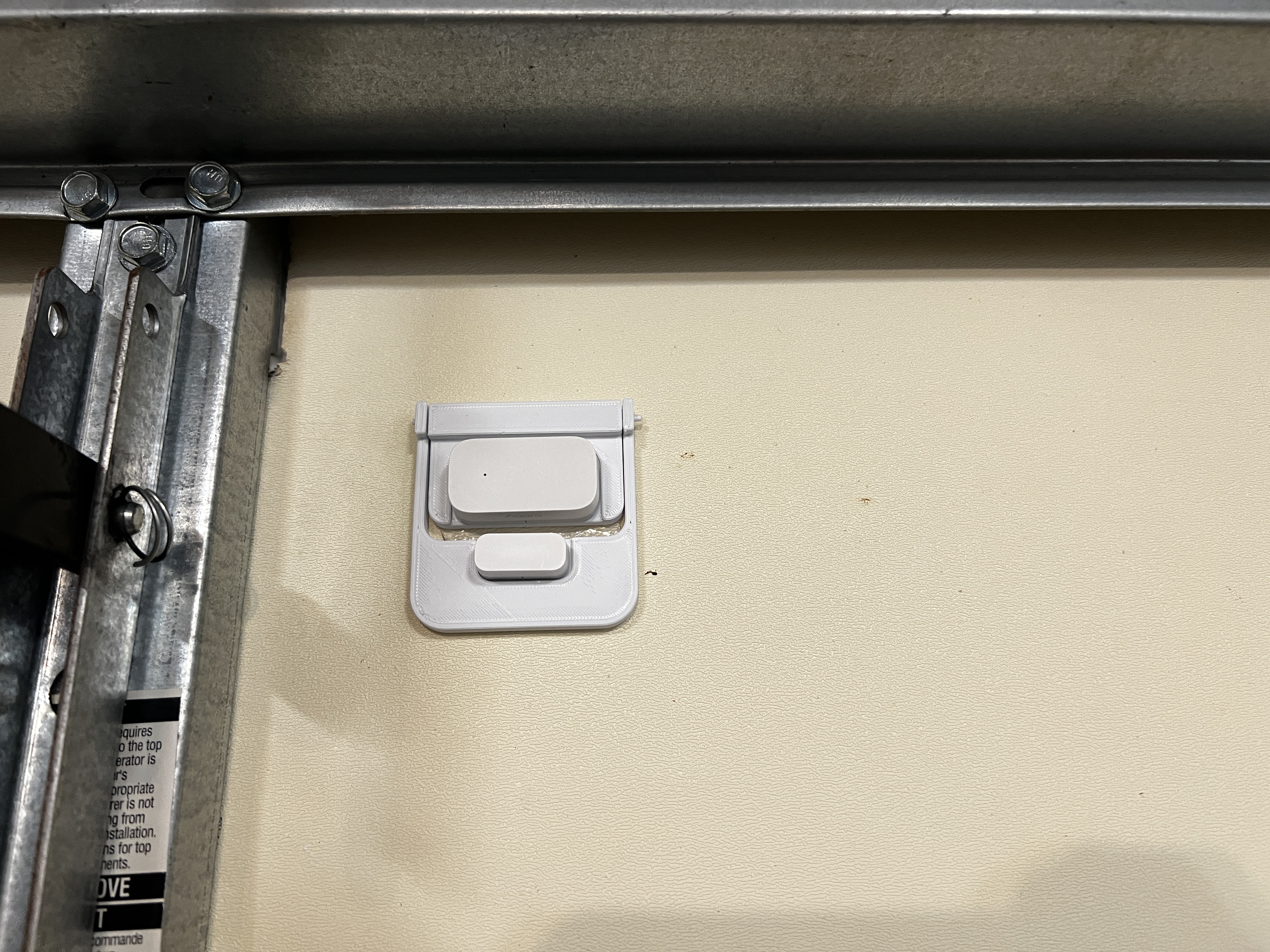 garage door holder for Aqara Door and window sensor — thumbnail 2