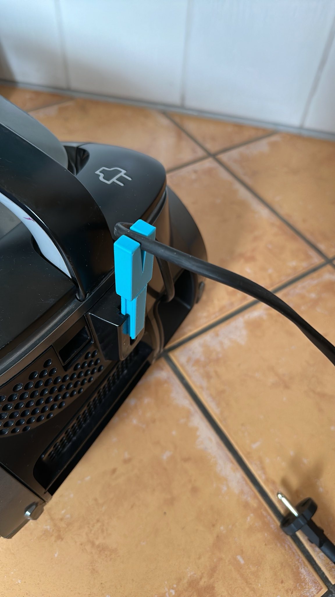 Vacuum Cleaner Cable Lock
