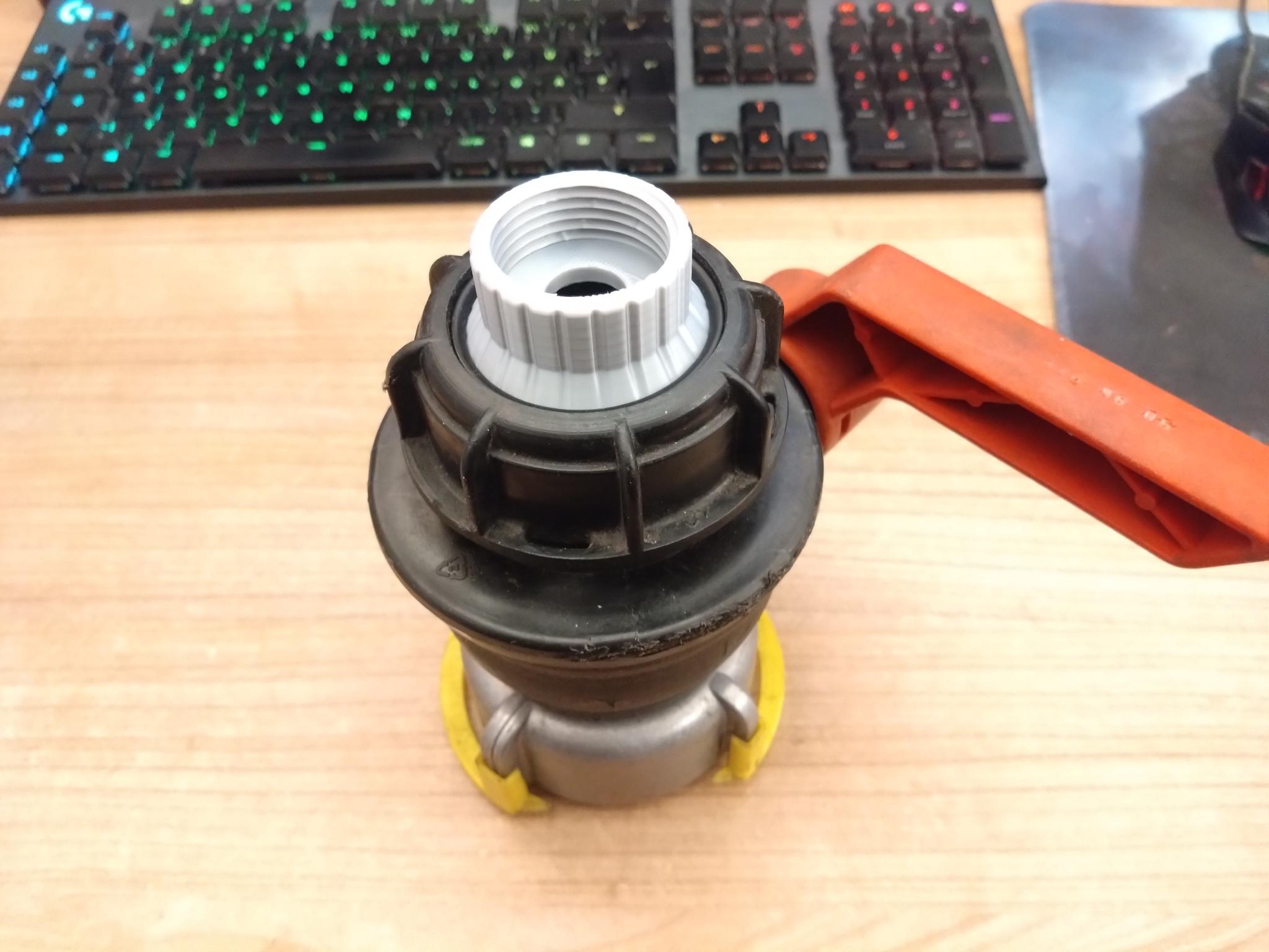 Keg Garden Hose Adapter — thumbnail 3