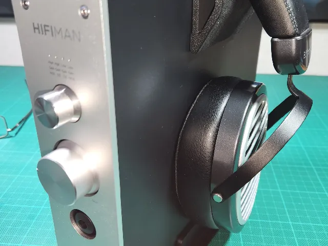 Headphone Stand for Hifiman EF500 DAC/Headphone amp