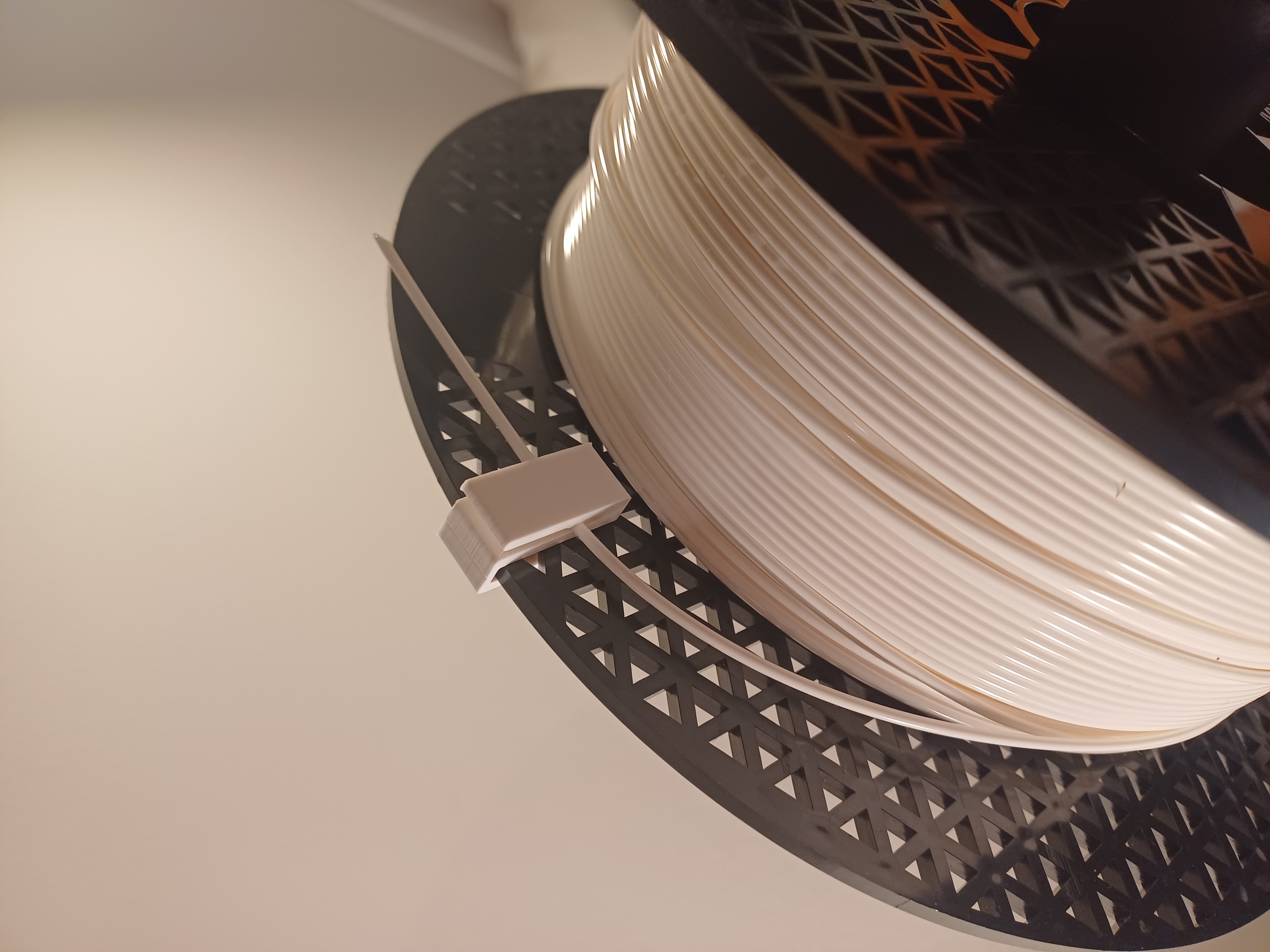 simple filament clip
