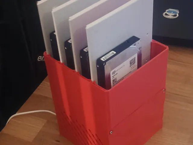 Radxa Penta 3.5"/2.5" drives NAS case