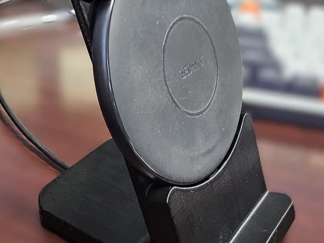 Upright Phone Stand for Wireless Charger