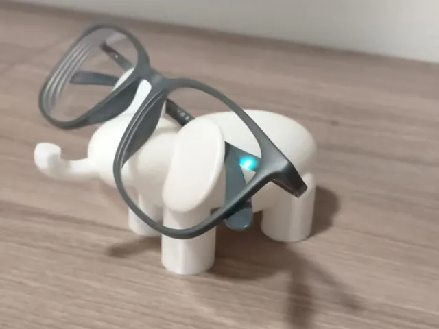 Elephant glasses holder