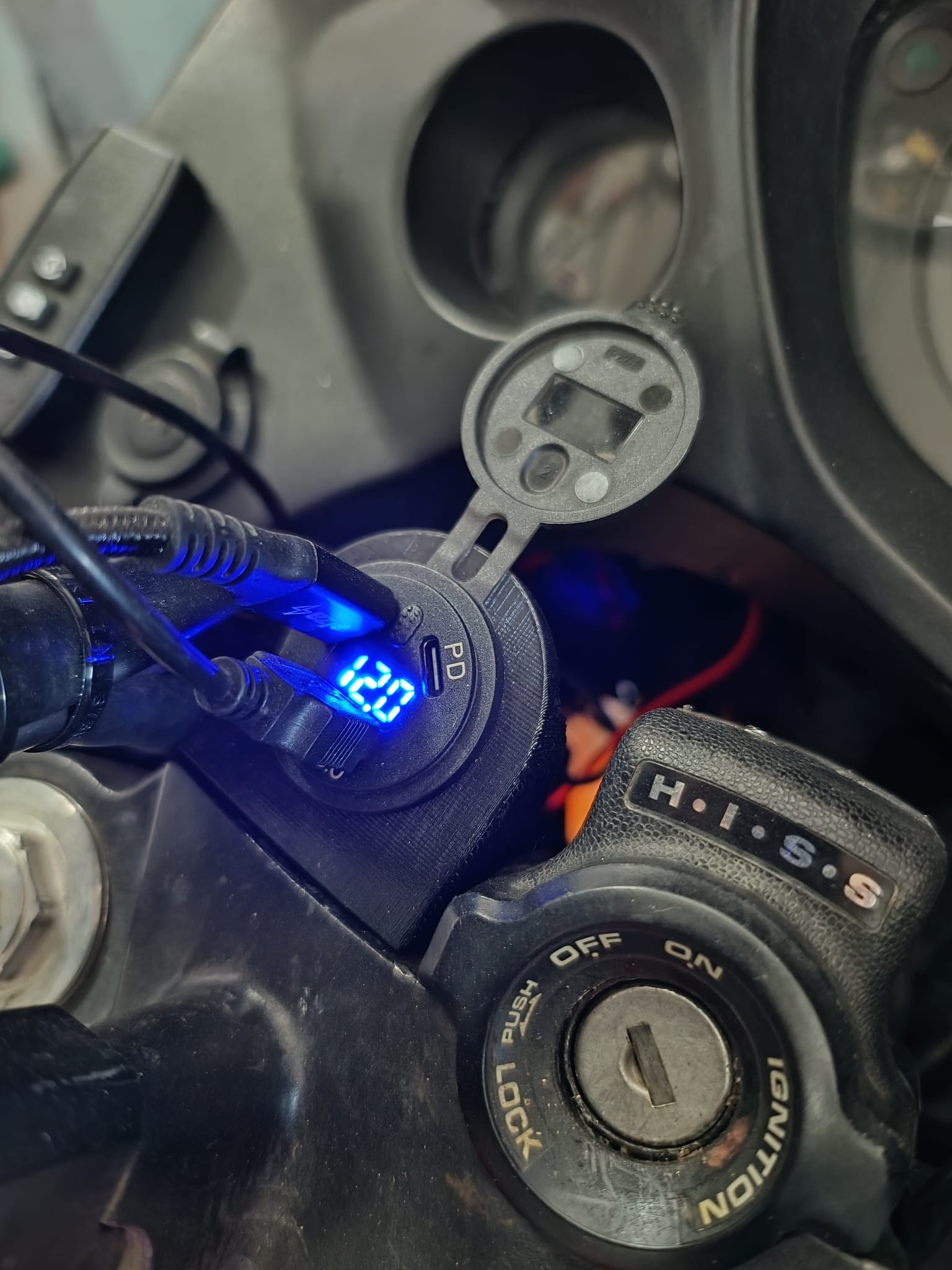 Motorcycle holder for USB charger and GEAR indicator - Honda CBF600S