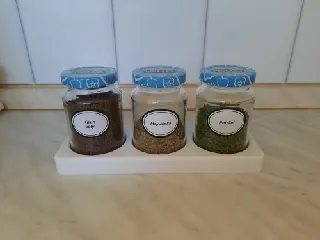 Podstavec pro kořenky / Spice rack