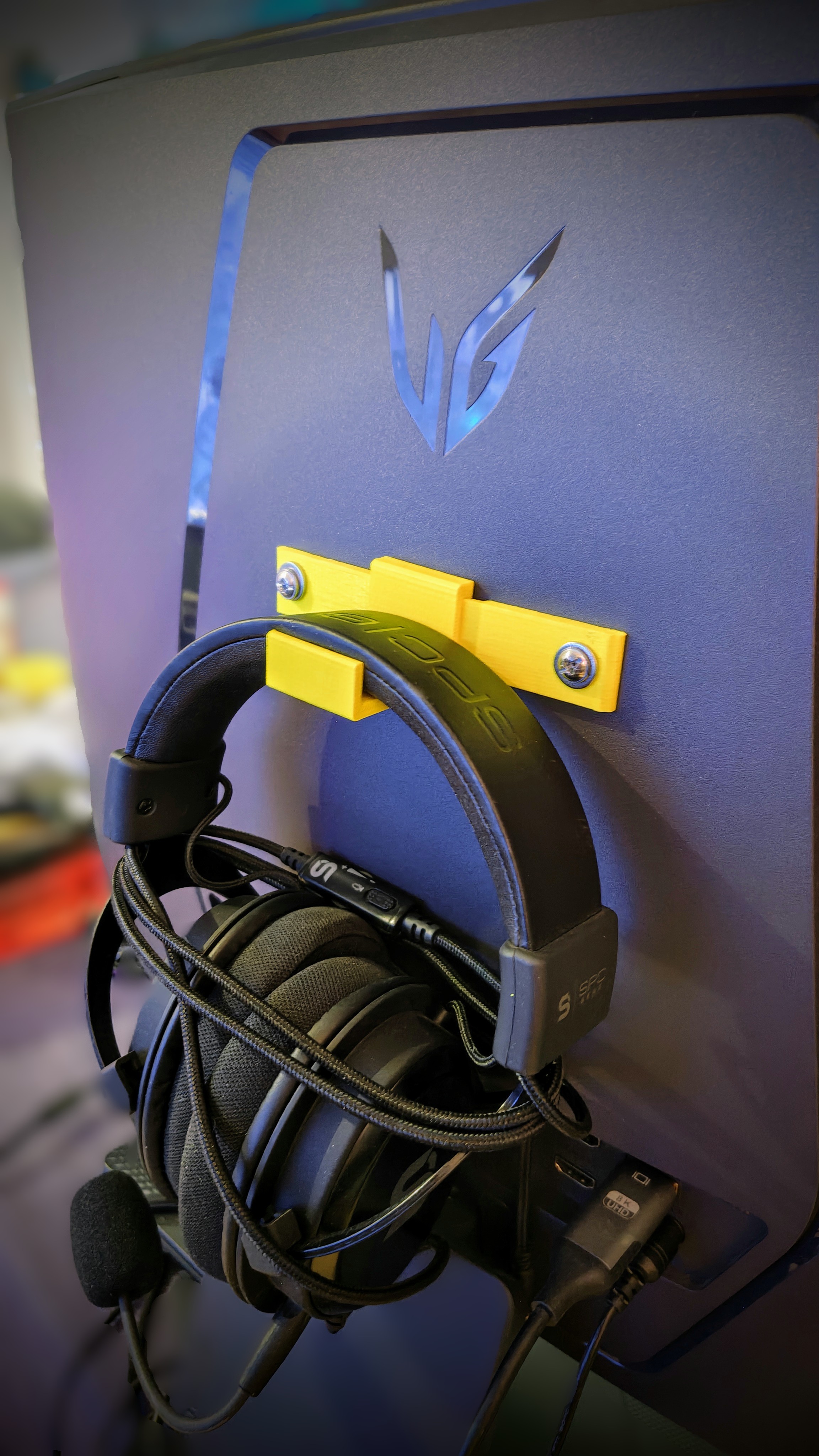 Headphone hanger [vesa.100]