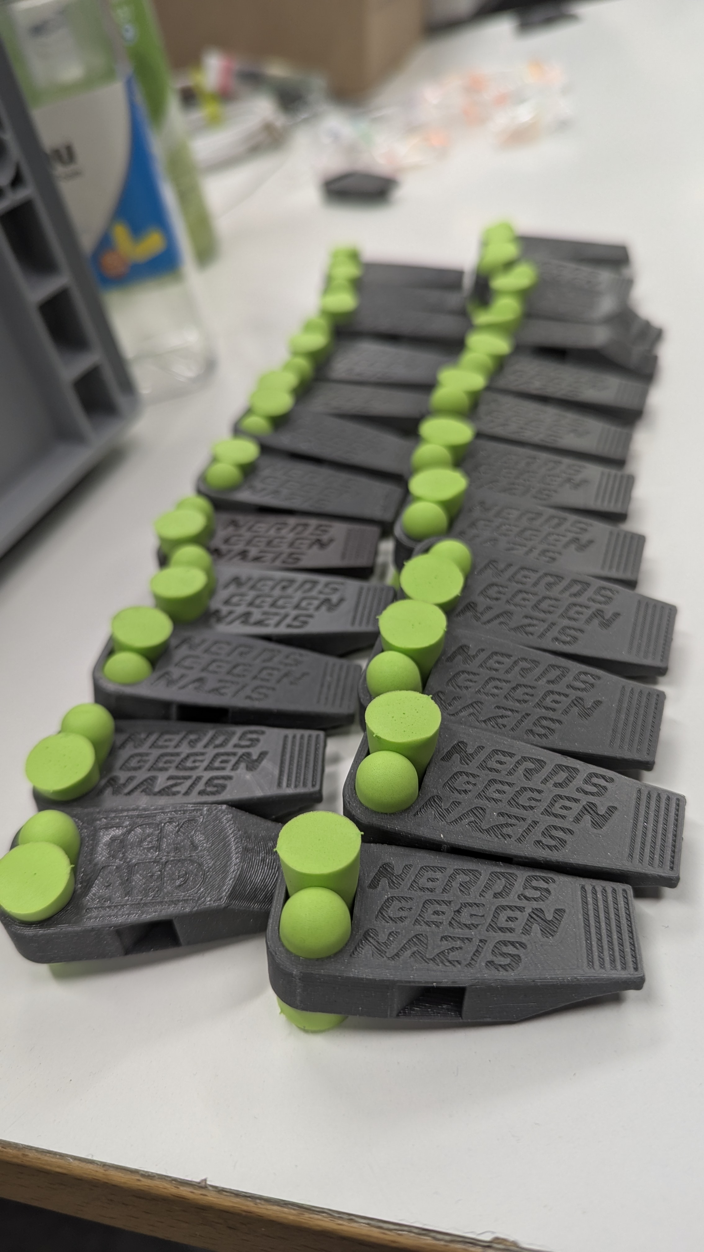 Nerds gegen Whistle V30 compact with holder for hearing protection / Pfeife für Demos