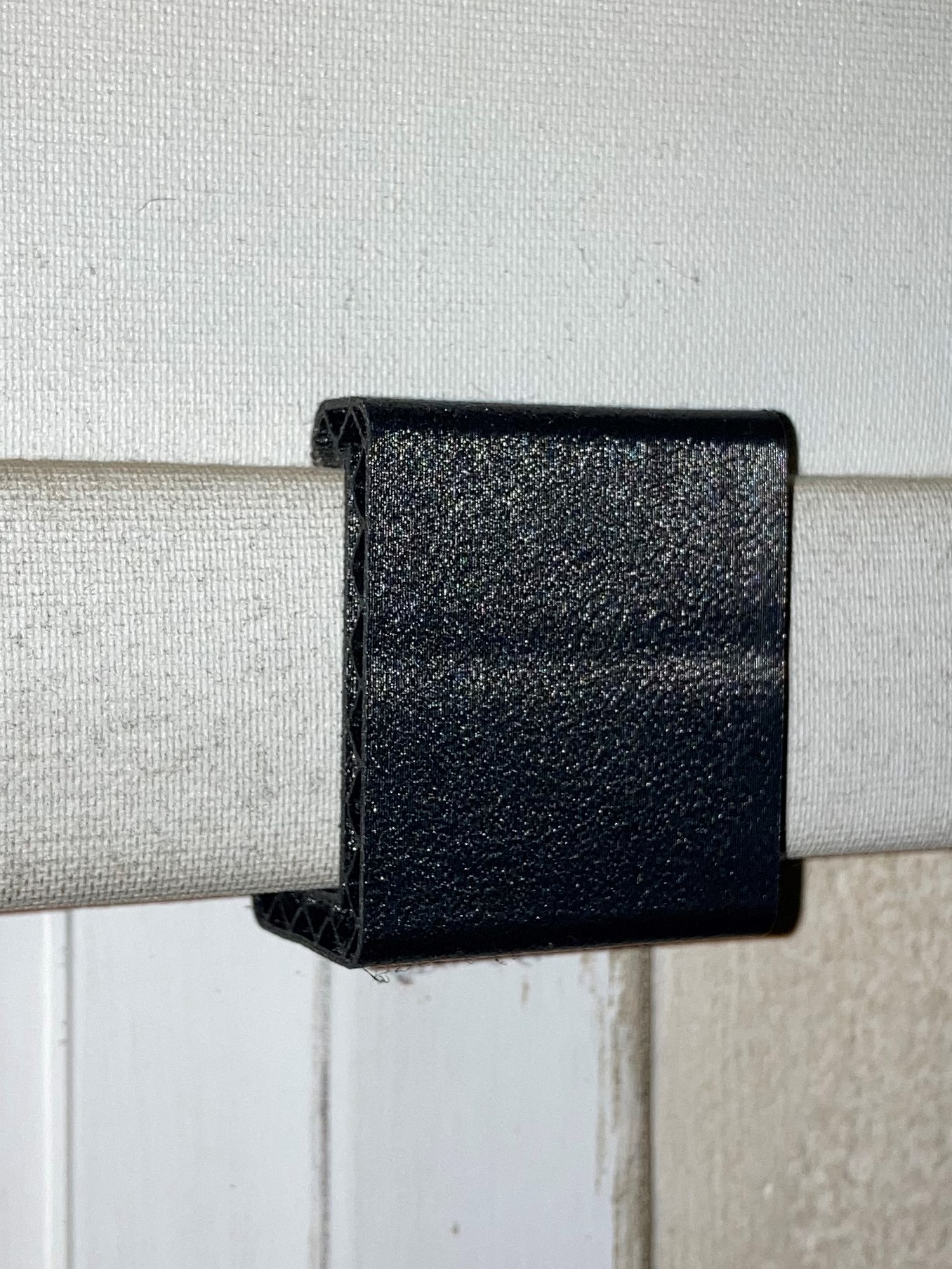 Flex bumper for blinds.
