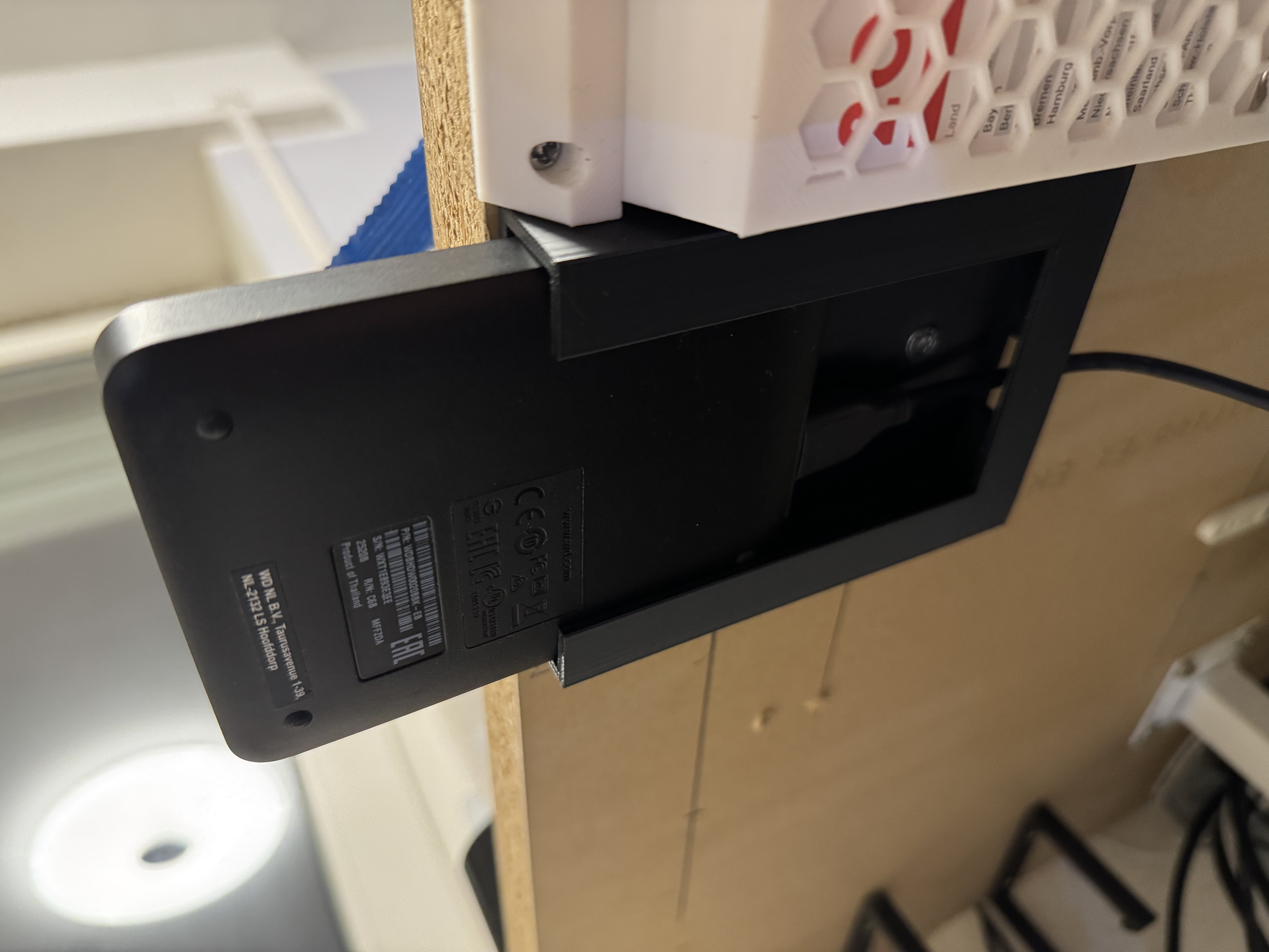 WD Elements External 2.5 Inch HDD Under Table Holder
