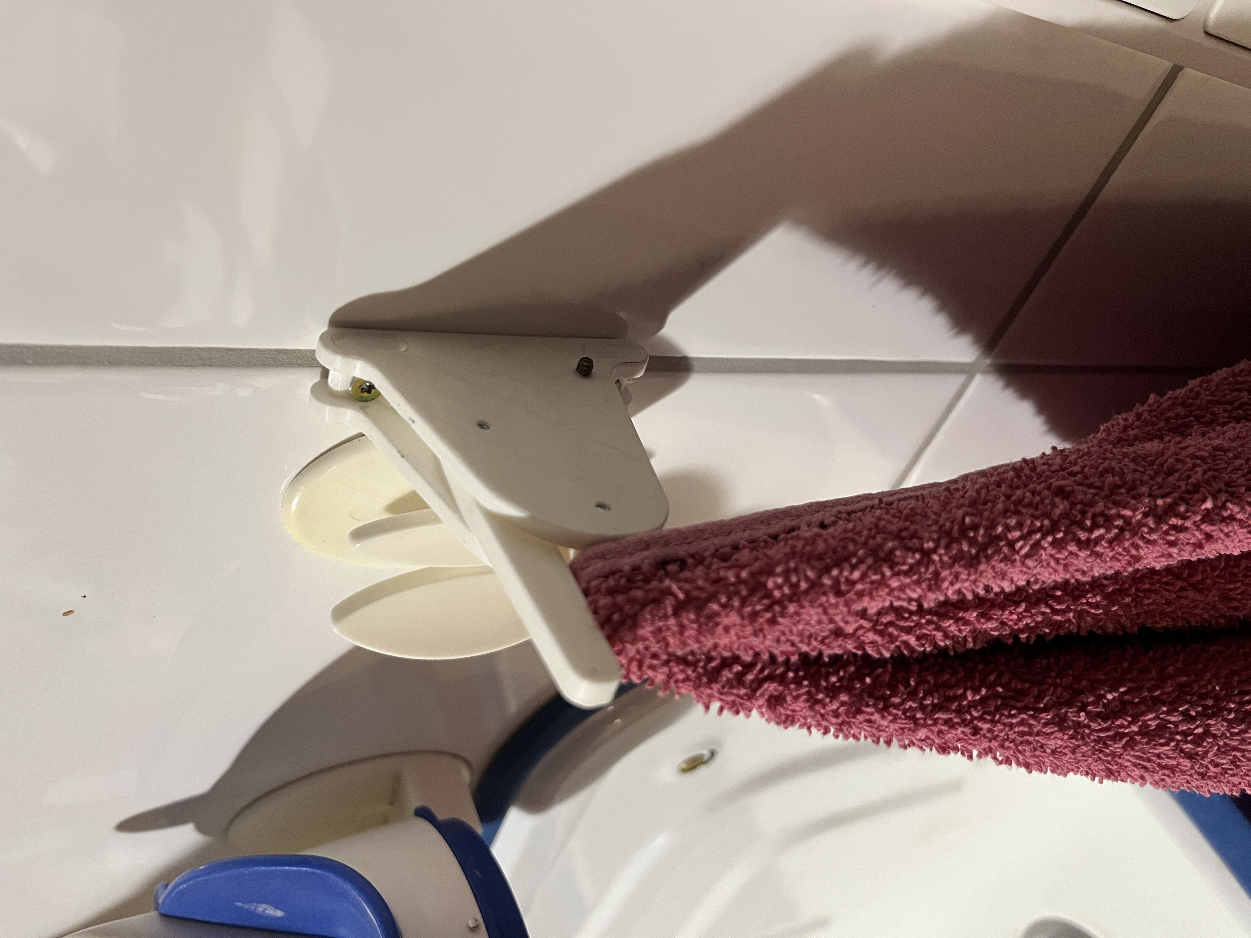 Handtuchhalter selbsthaltend/Towl hanger selflocking, stakable