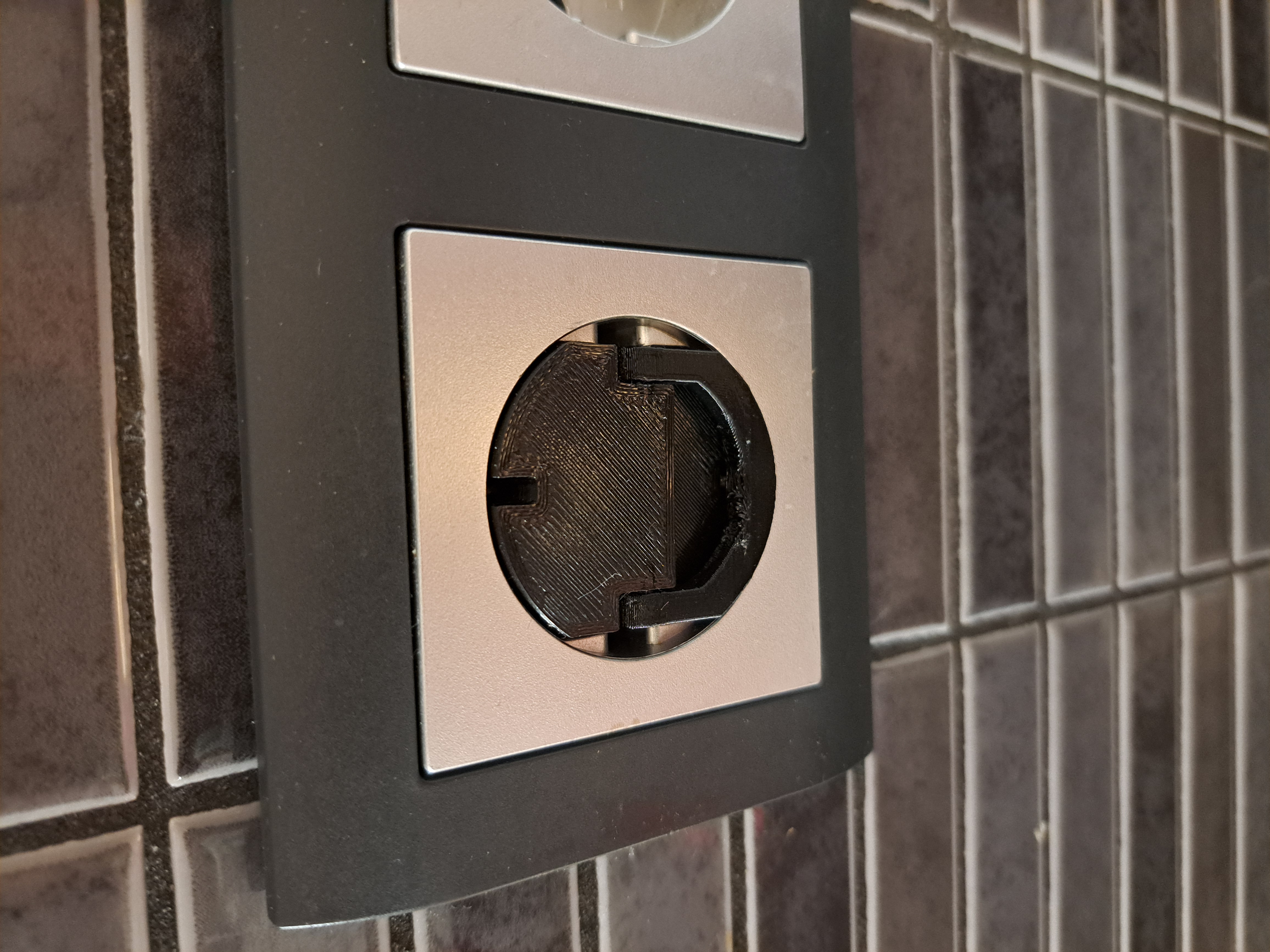 Safety plug for EU electric socket