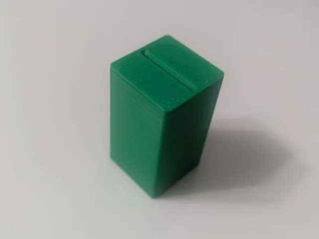 DE Safety Razor Blade Sharps Bin - Print In Place (by alasdairedward)