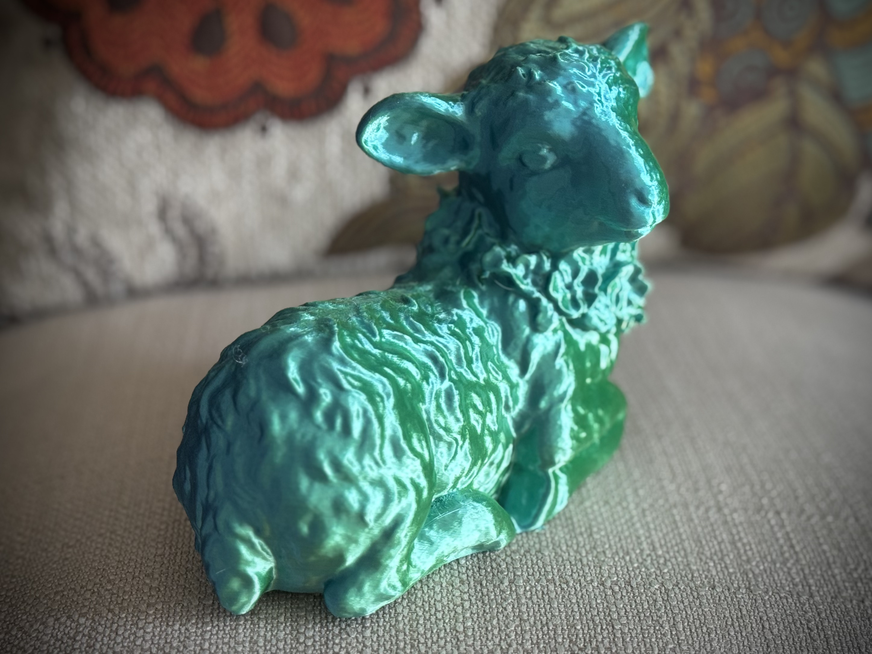 Sitting/Laying Down Lamb — thumbnail 3