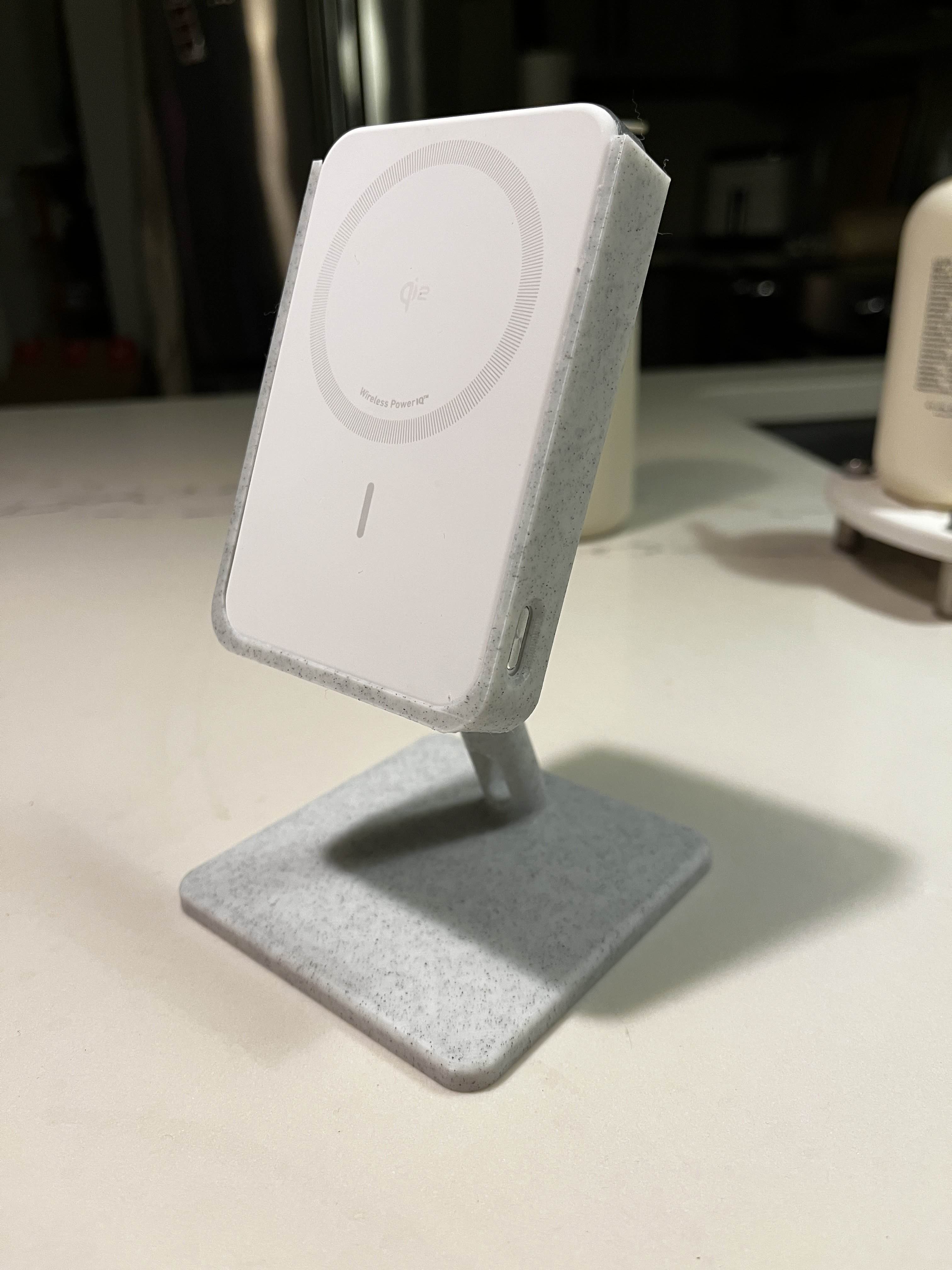 Stand for Anker MagGo Ultra-Slim Power Bank with Power Button Cutout