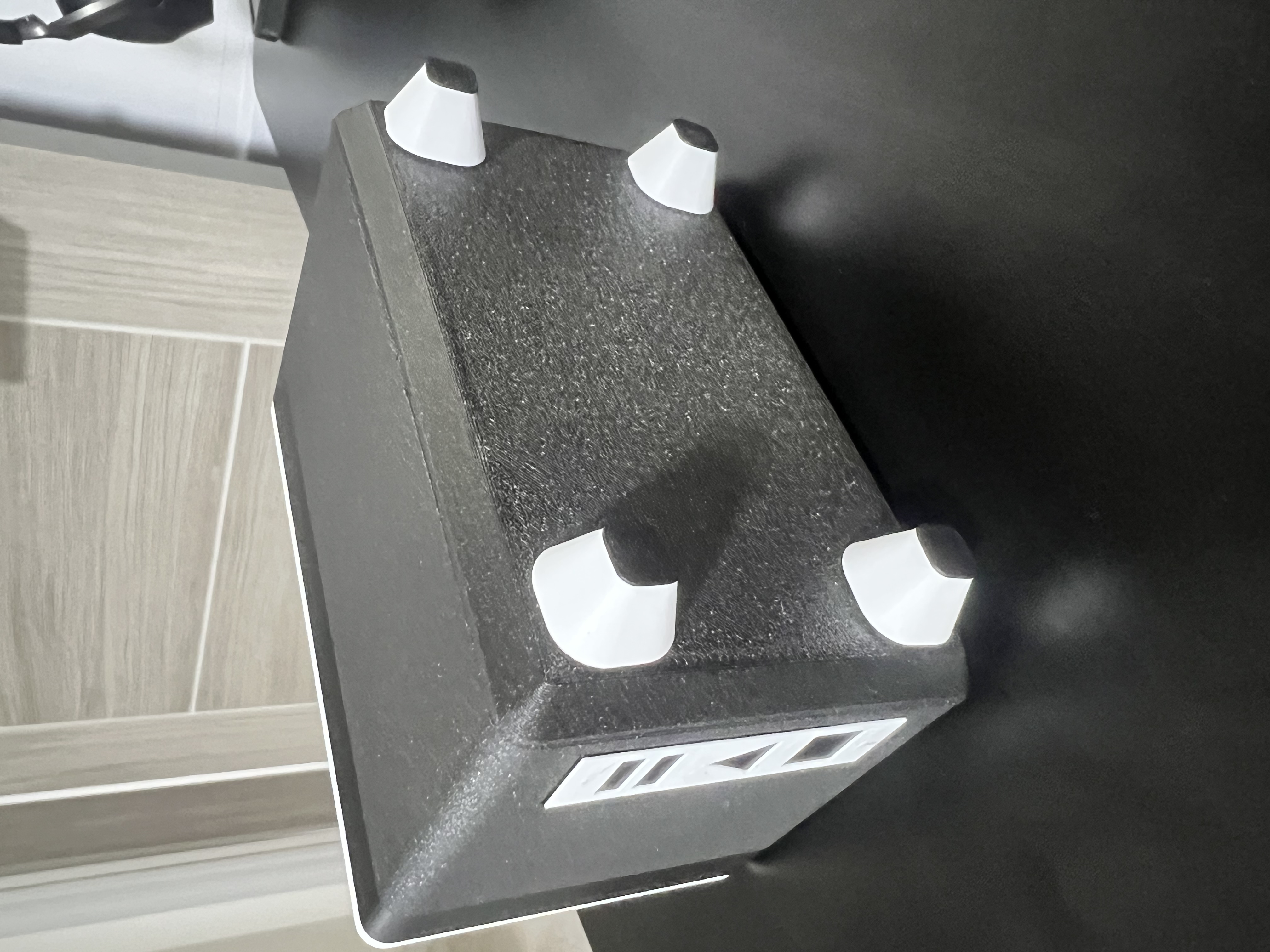 Miniatura 4 do modelo 3D Remote Control Caddy