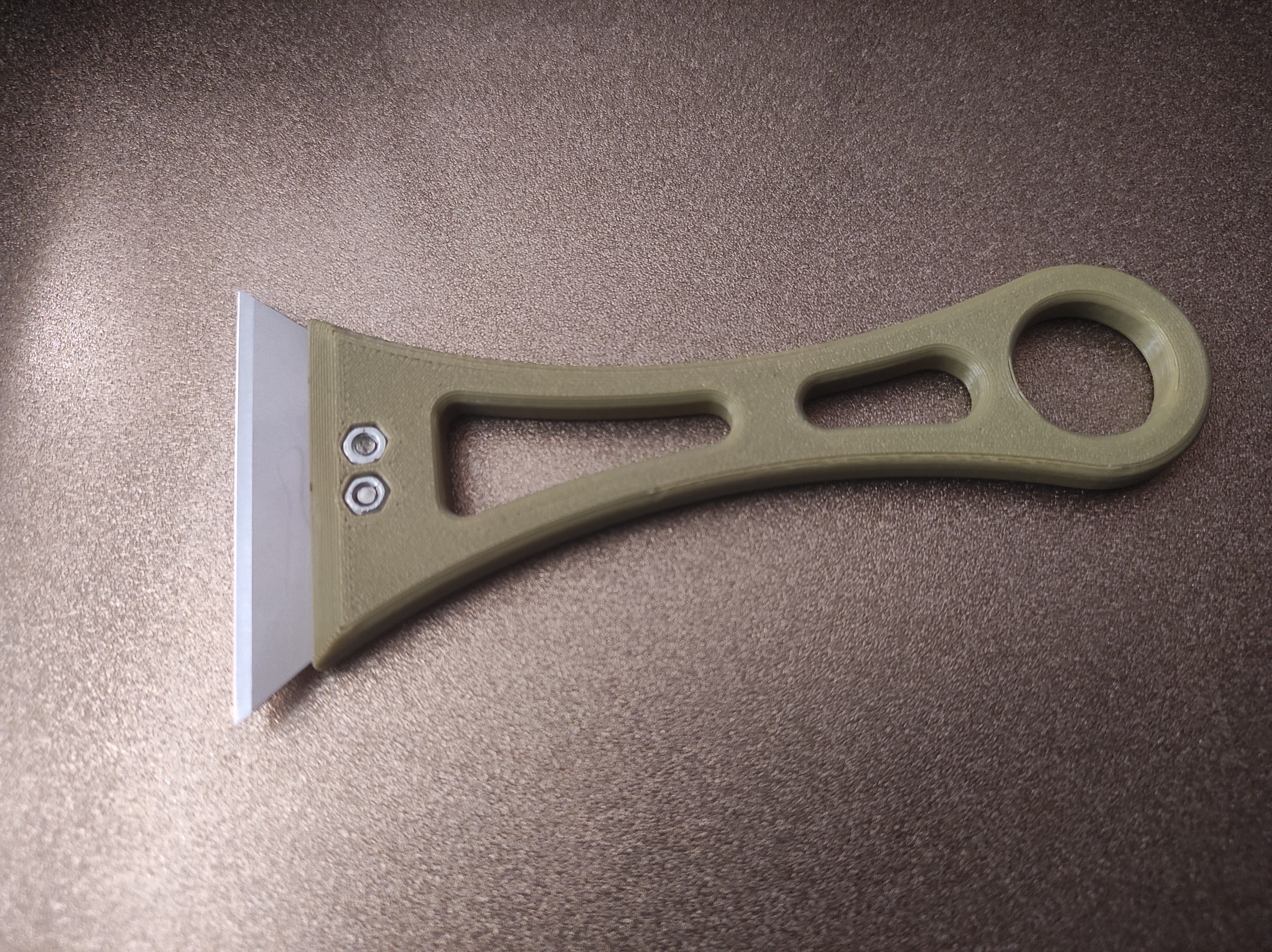 Scraper with replaceable blades — thumbnail 2